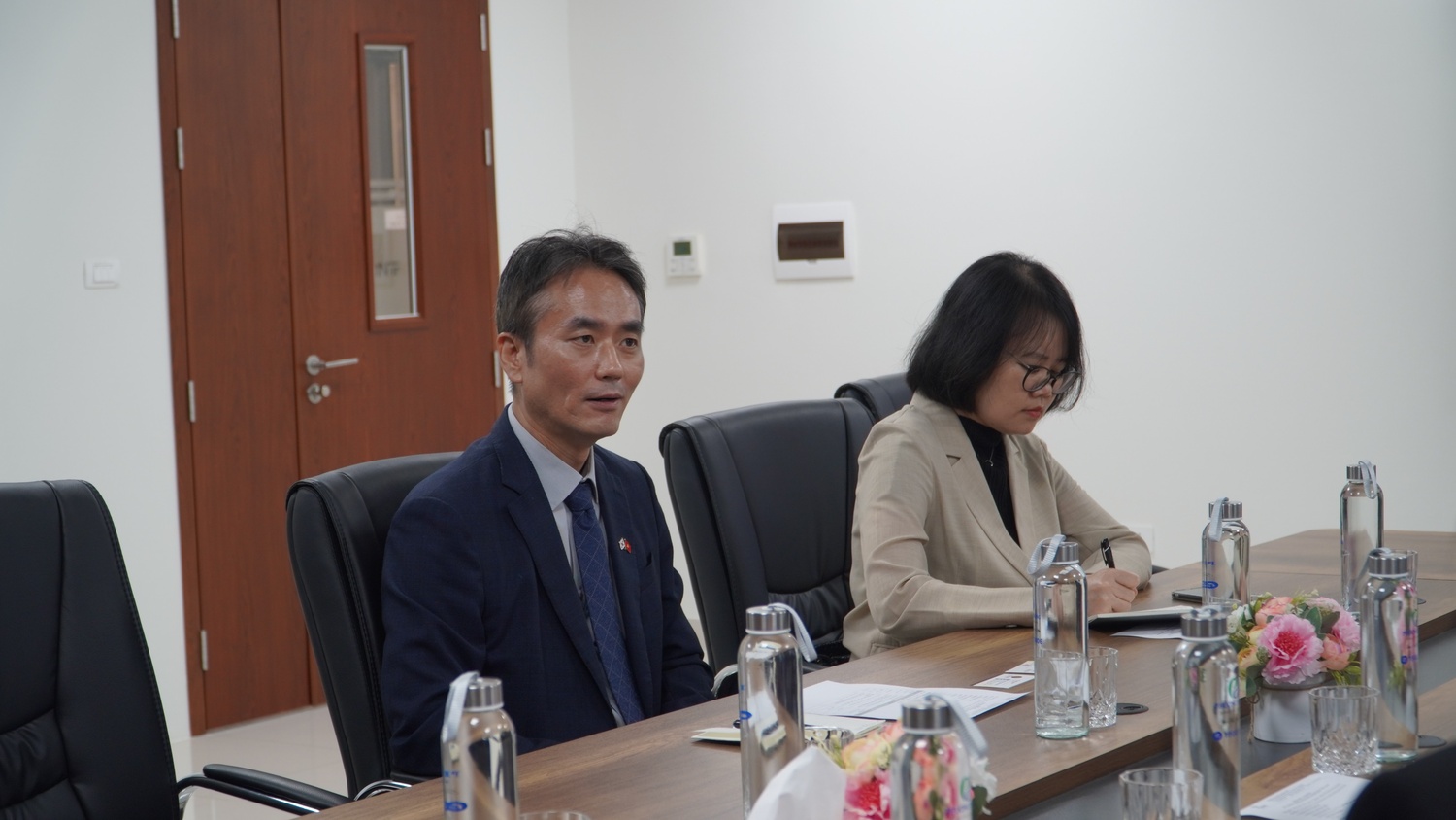 Trường Đại học Intracom làm việc với Đại sứ quán Hàn Quốc: Mở rộng hợp tác đào tạo và phát triển nguồn nhân lực chất lượng cao 3 BES01358 1