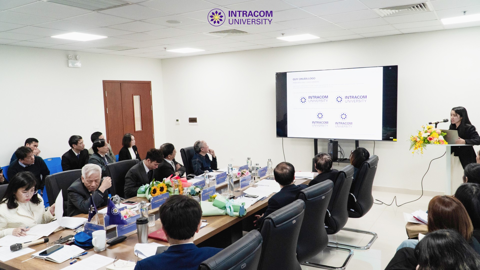 Chương trình Hội nghị Giao ban tháng 1/2026 của Trường Đại học Intracom: Kiện toàn bộ máy và định hướng nhiệm vụ trọng tâm đầu năm 7 BES02289