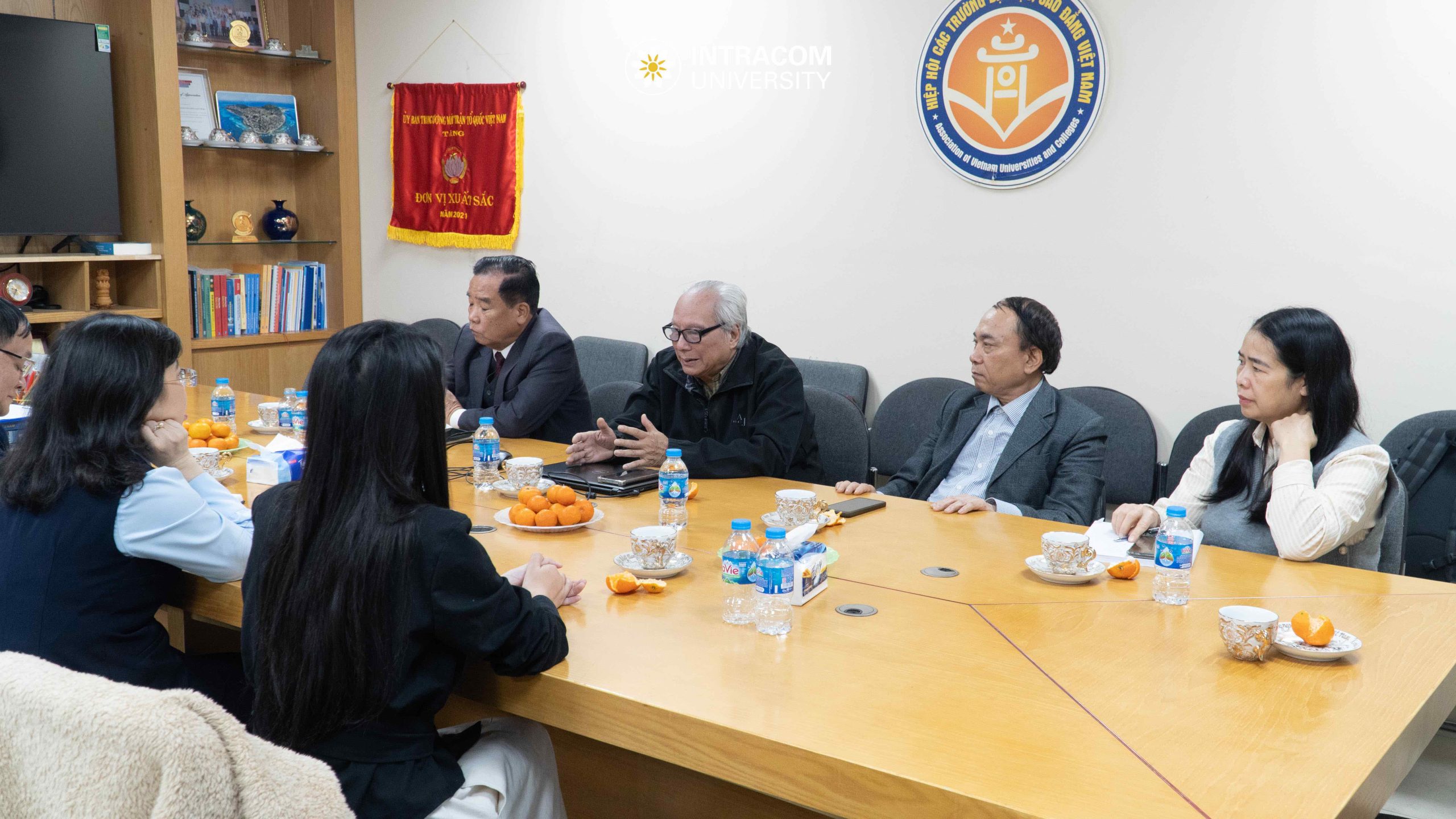 Trường Đại học Intracom ghi dấu mốc gia nhập Hiệp hội Các trường đại học, cao đẳng Việt Nam 17 BES03008 11zon scaled