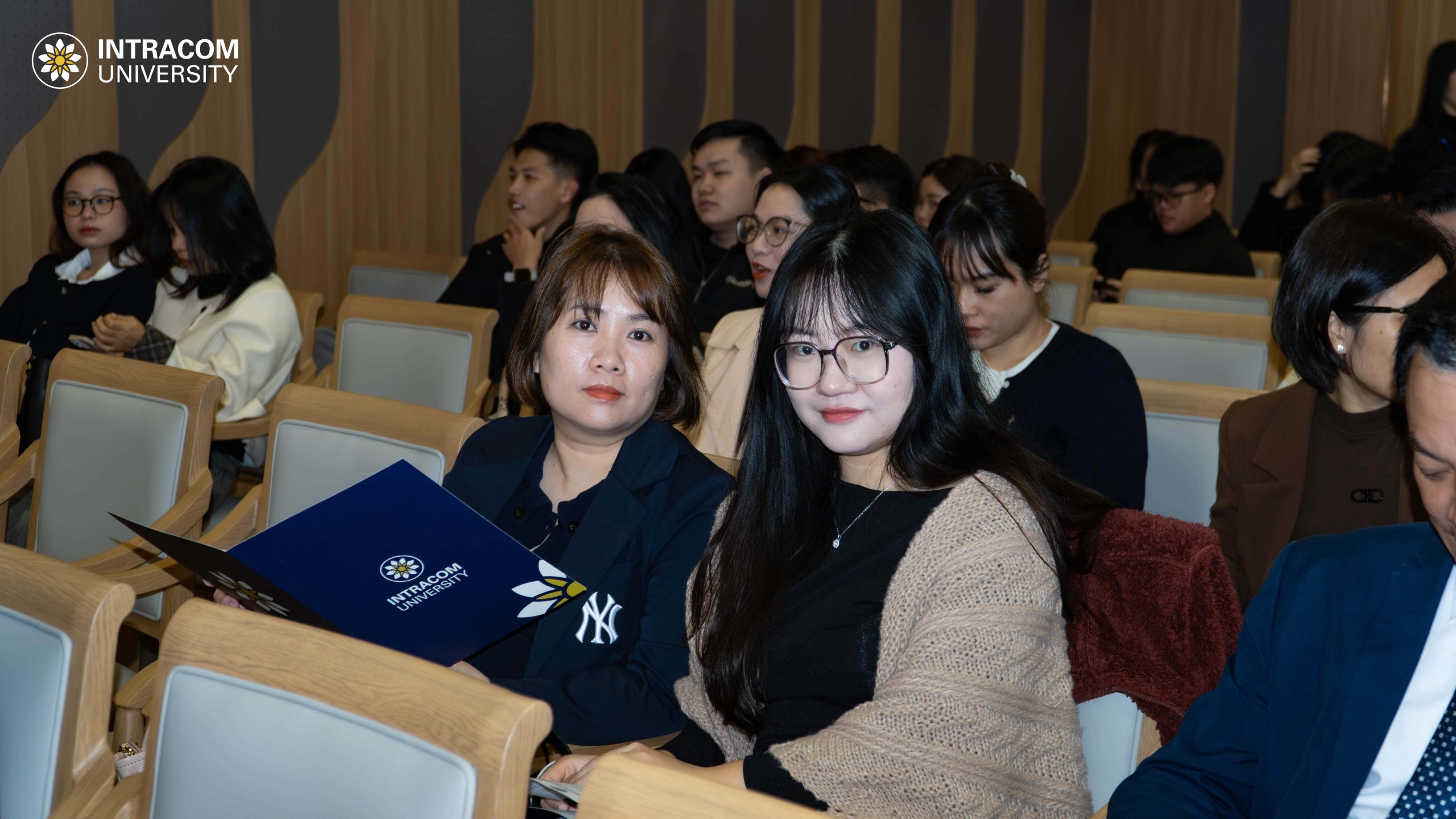 Chương trình hội thảo quốc tế: “Thúc đẩy ứng dụng khoa học và công nghệ vào cuộc sống - Từ lý thuyết đến thực tiễn” 21 BES04036 Enhanced NR 11zon scaled