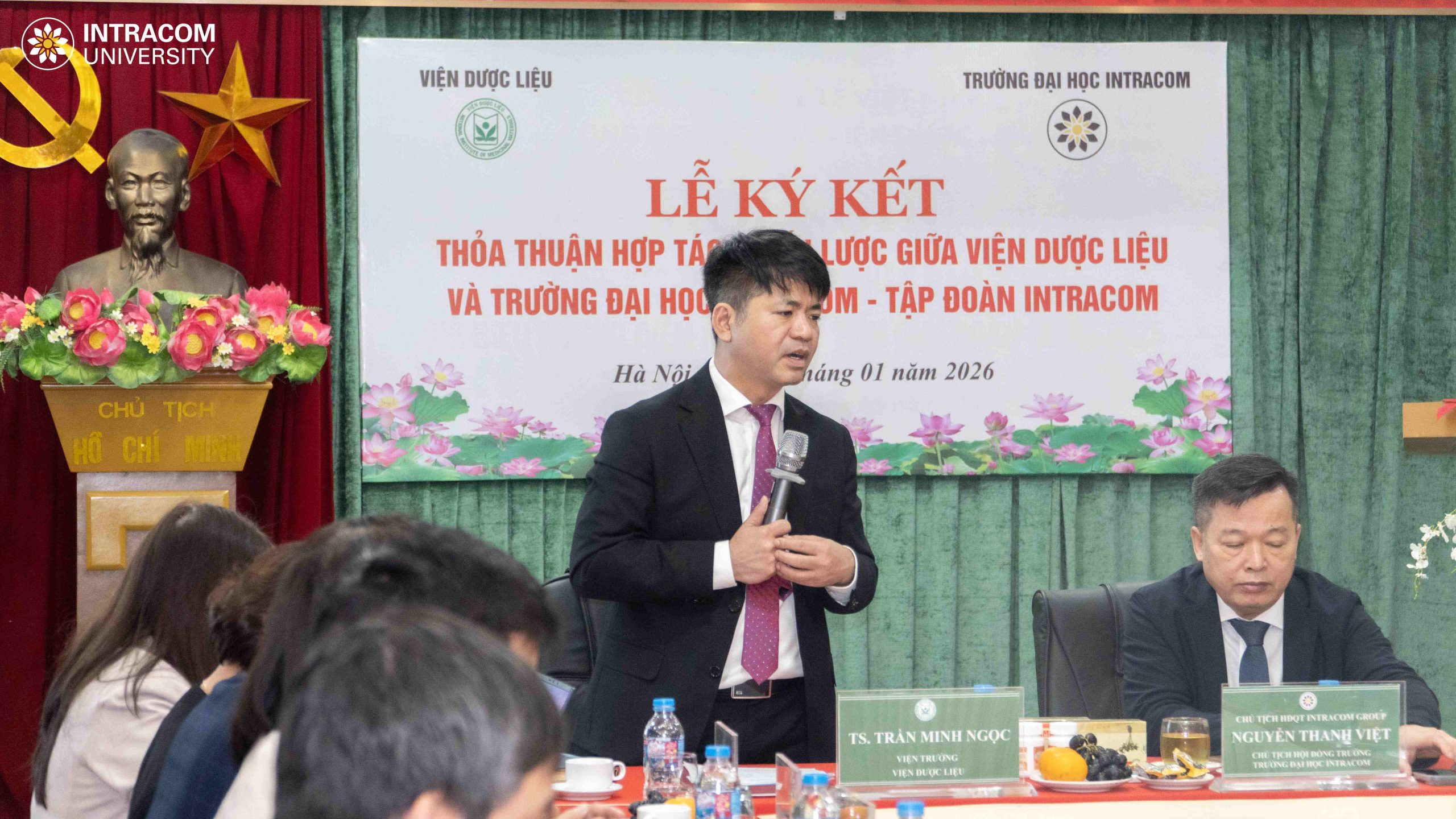 Lễ ký kết thoả thuận hợp tác chiến lược giữa Viện Dược liệu và Trường Đại học Intracom 8 BES04468 11zon scaled