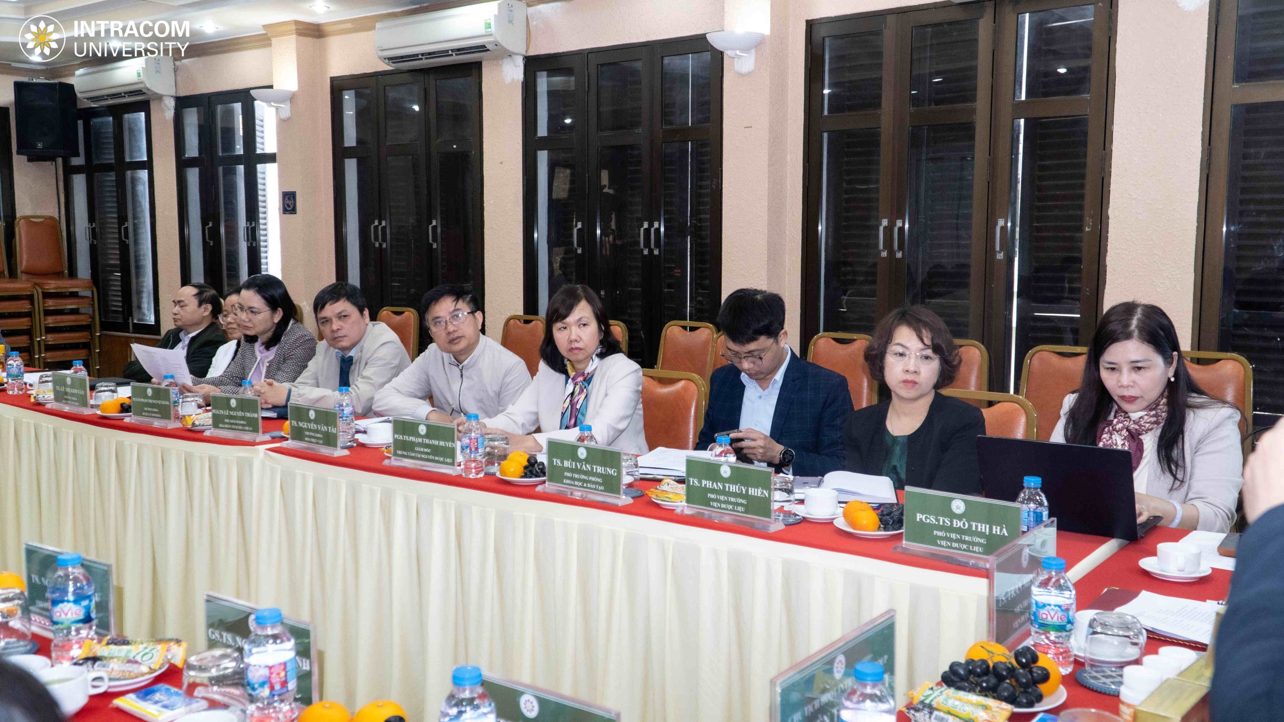 Lễ ký kết thoả thuận hợp tác chiến lược giữa Viện Dược liệu và Trường Đại học Intracom 6 BES04482 11zon scaled