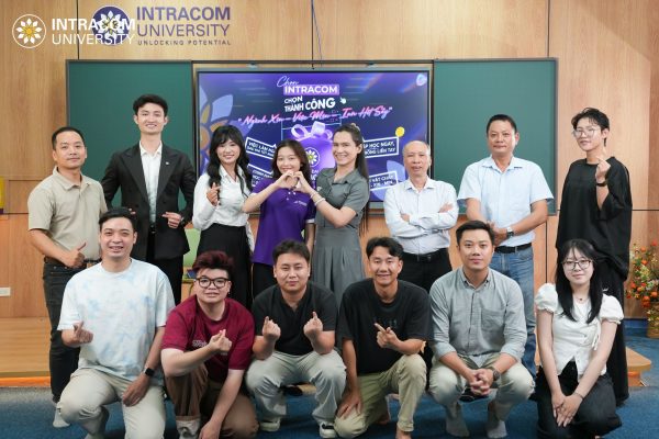 Khai phá tương lai công nghệ cùng chuỗi livestream hướng nghiệp “Chọn Intracom – Chọn thành công”