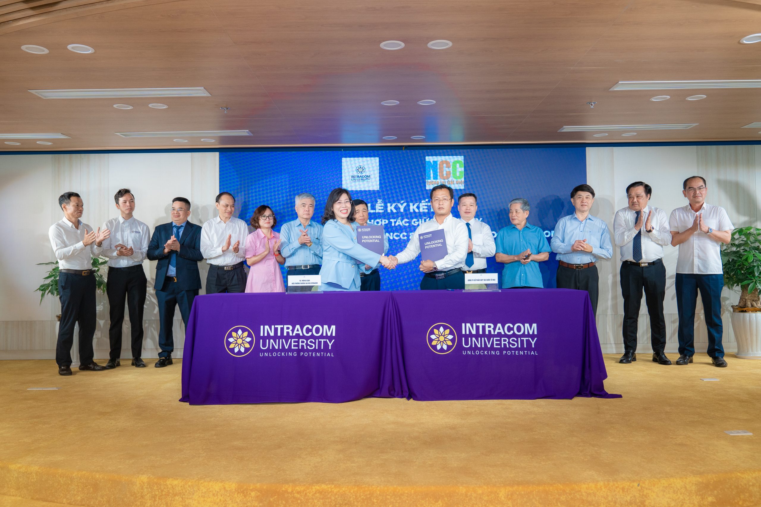 Trường Đại học Intracom tổ chức Hội thảo “Phòng ngừa rủi ro pháp lý trong quản trị doanh nghiệp”