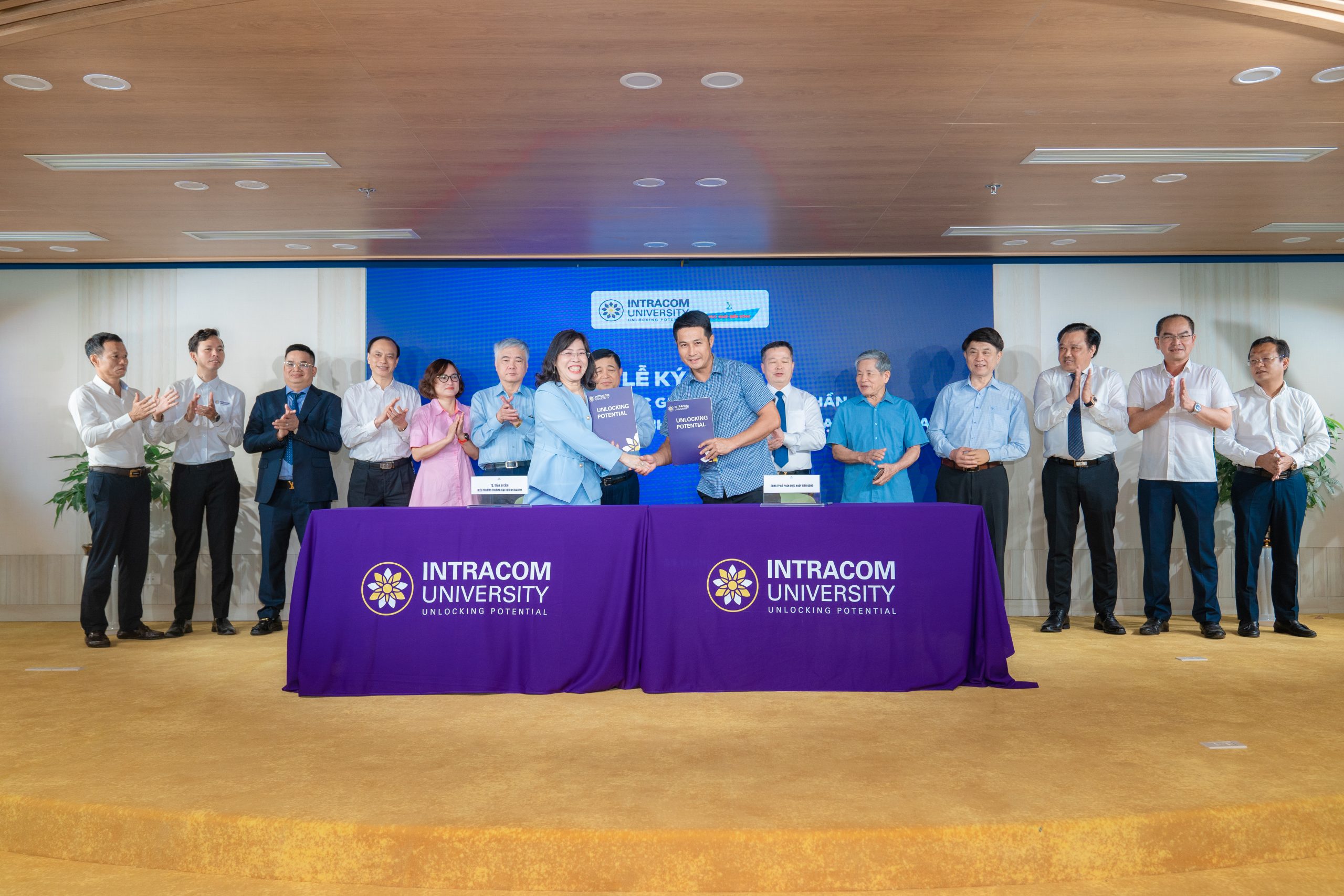 Trường Đại học Intracom tổ chức Hội thảo “Phòng ngừa rủi ro pháp lý trong quản trị doanh nghiệp”