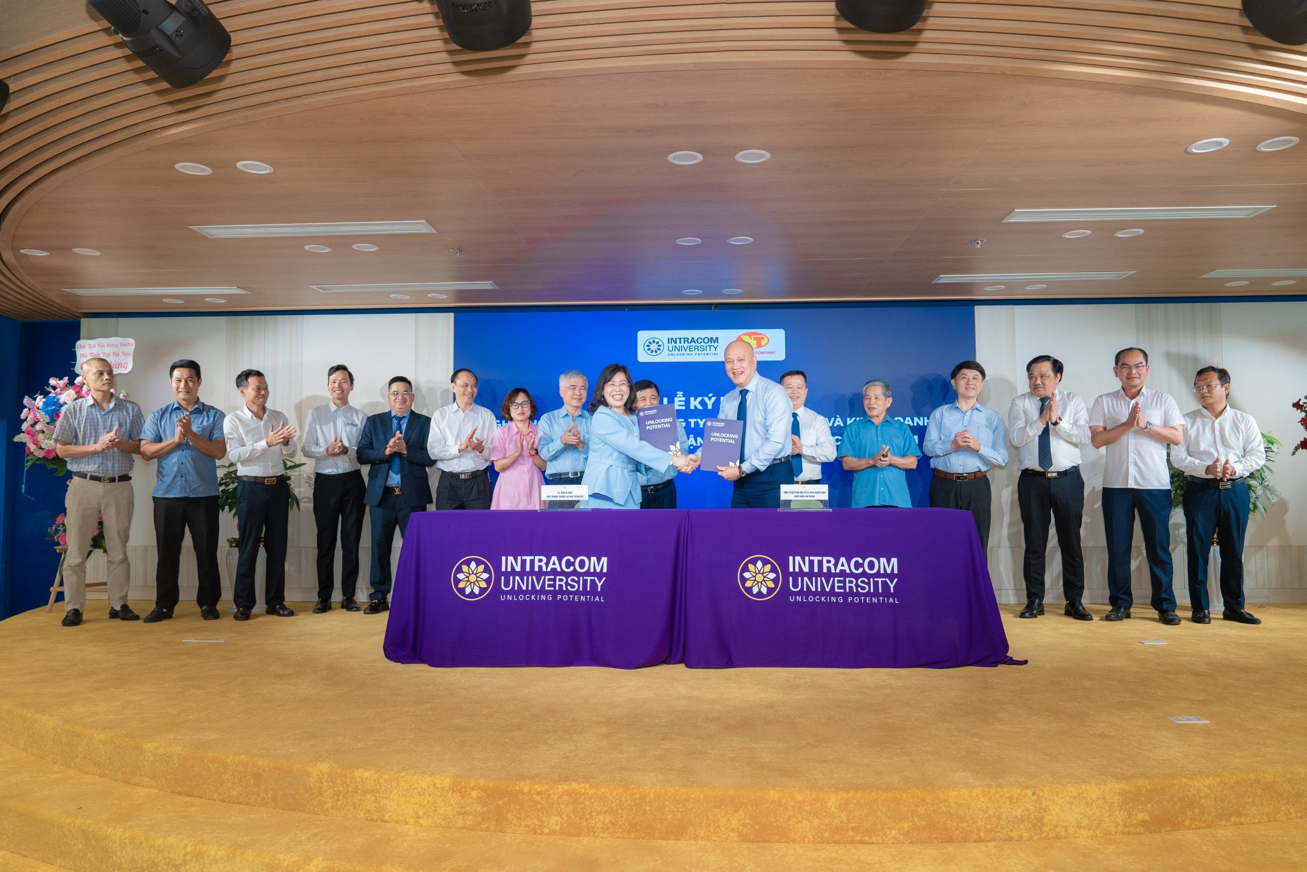 Trường Đại học Intracom tổ chức Hội thảo “Phòng ngừa rủi ro pháp lý trong quản trị doanh nghiệp”
