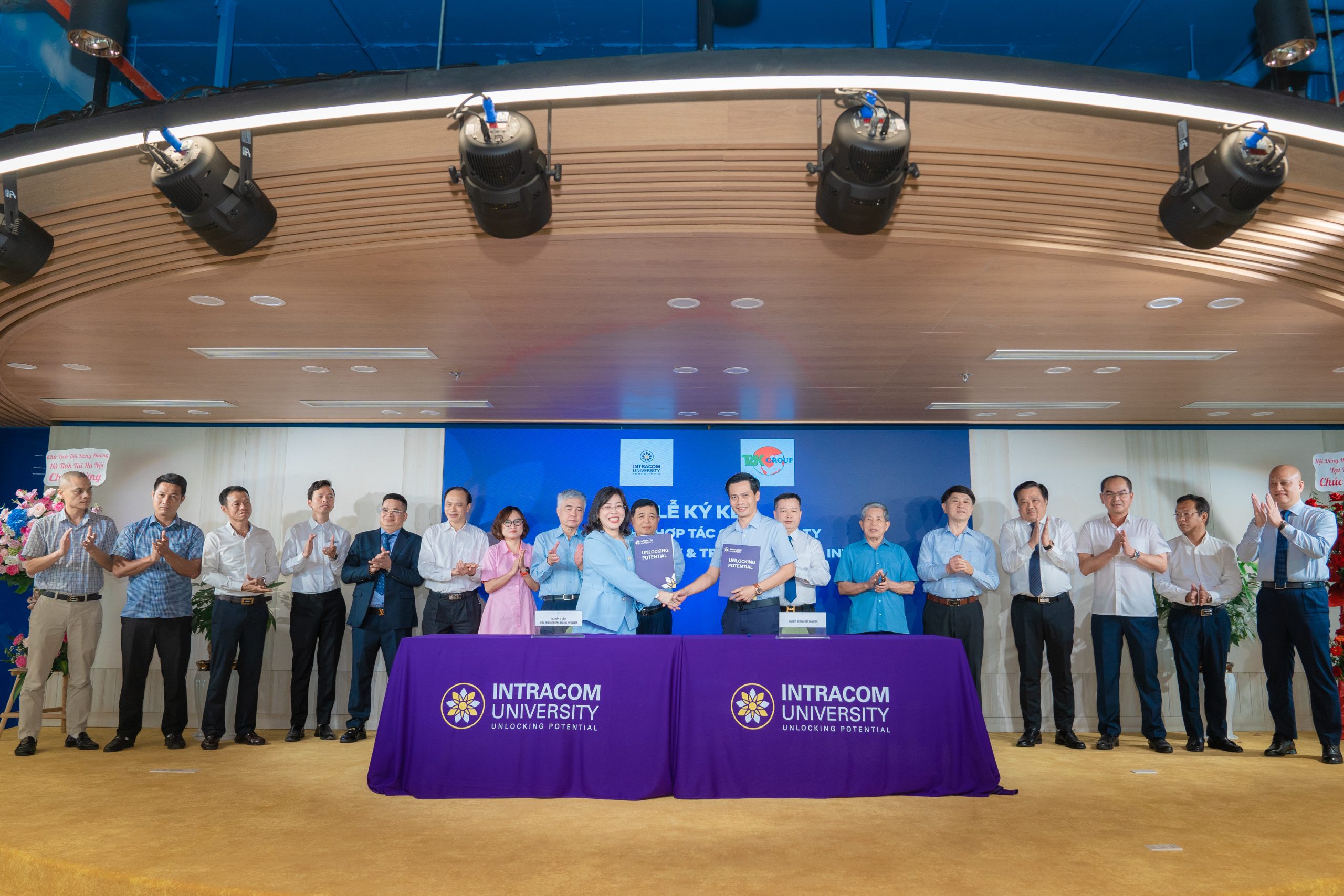 Trường Đại học Intracom tổ chức Hội thảo “Phòng ngừa rủi ro pháp lý trong quản trị doanh nghiệp”