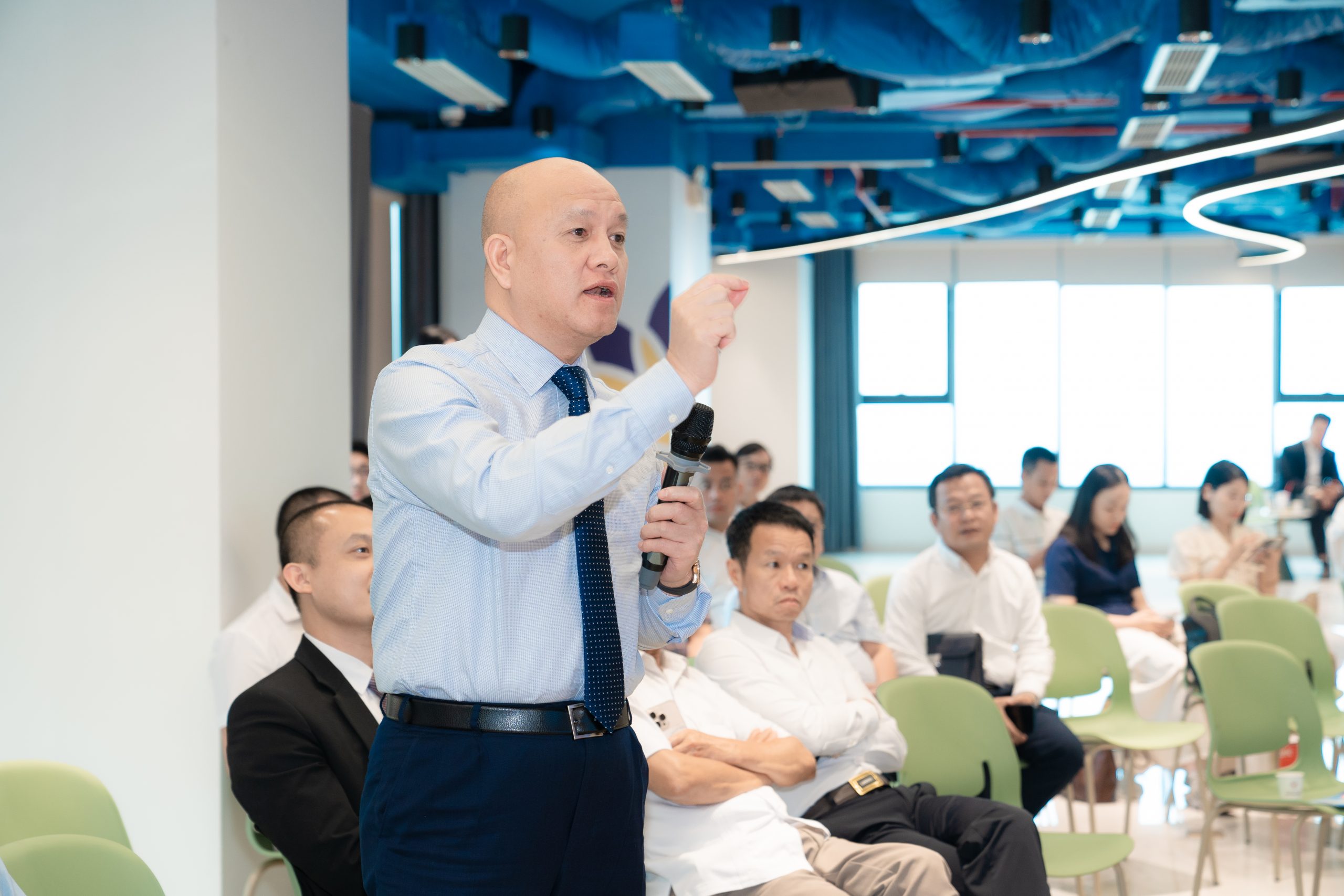 Trường Đại học Intracom tổ chức Hội thảo “Phòng ngừa rủi ro pháp lý trong quản trị doanh nghiệp”