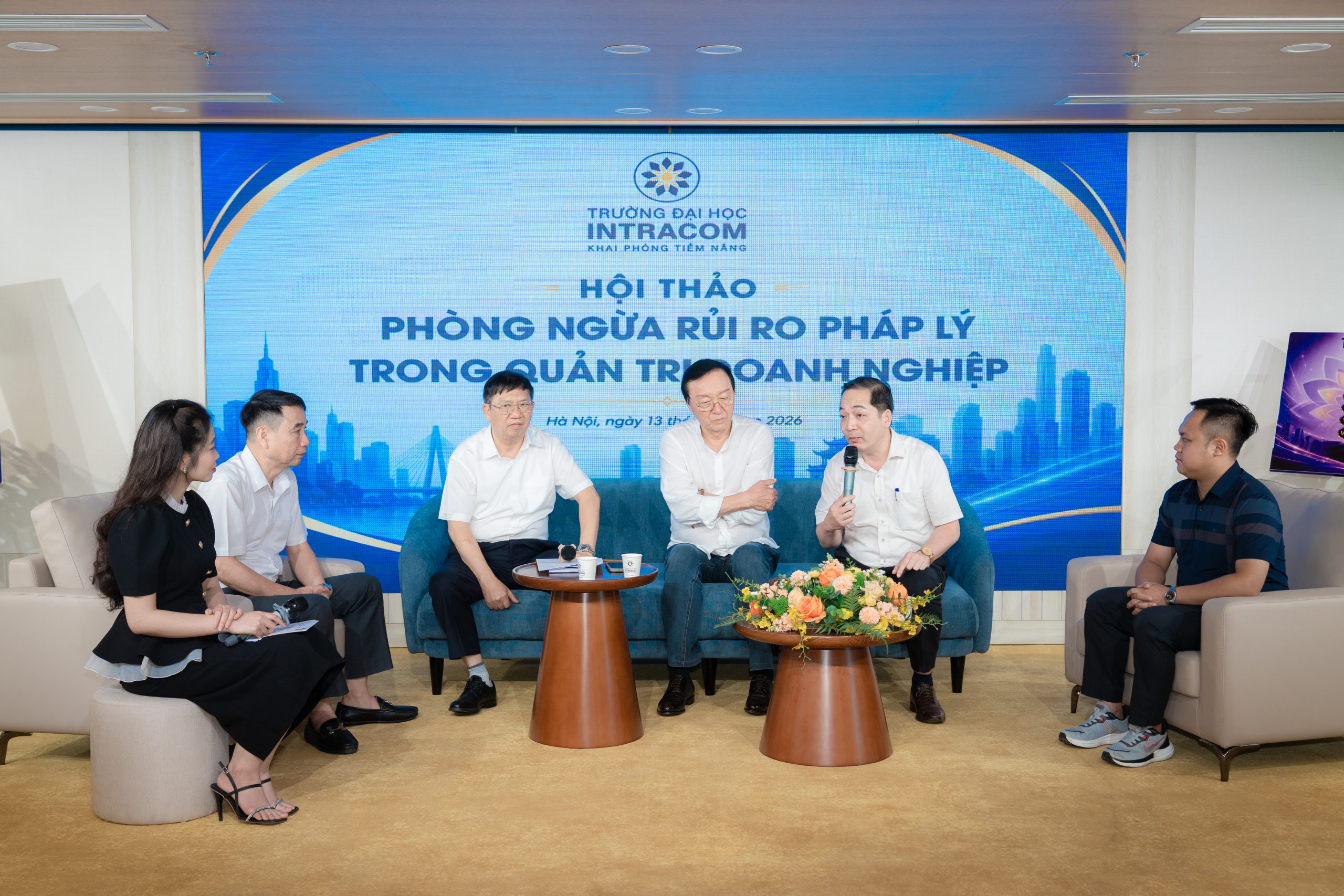 Trường Đại học Intracom tổ chức Hội thảo “Phòng ngừa rủi ro pháp lý trong quản trị doanh nghiệp”