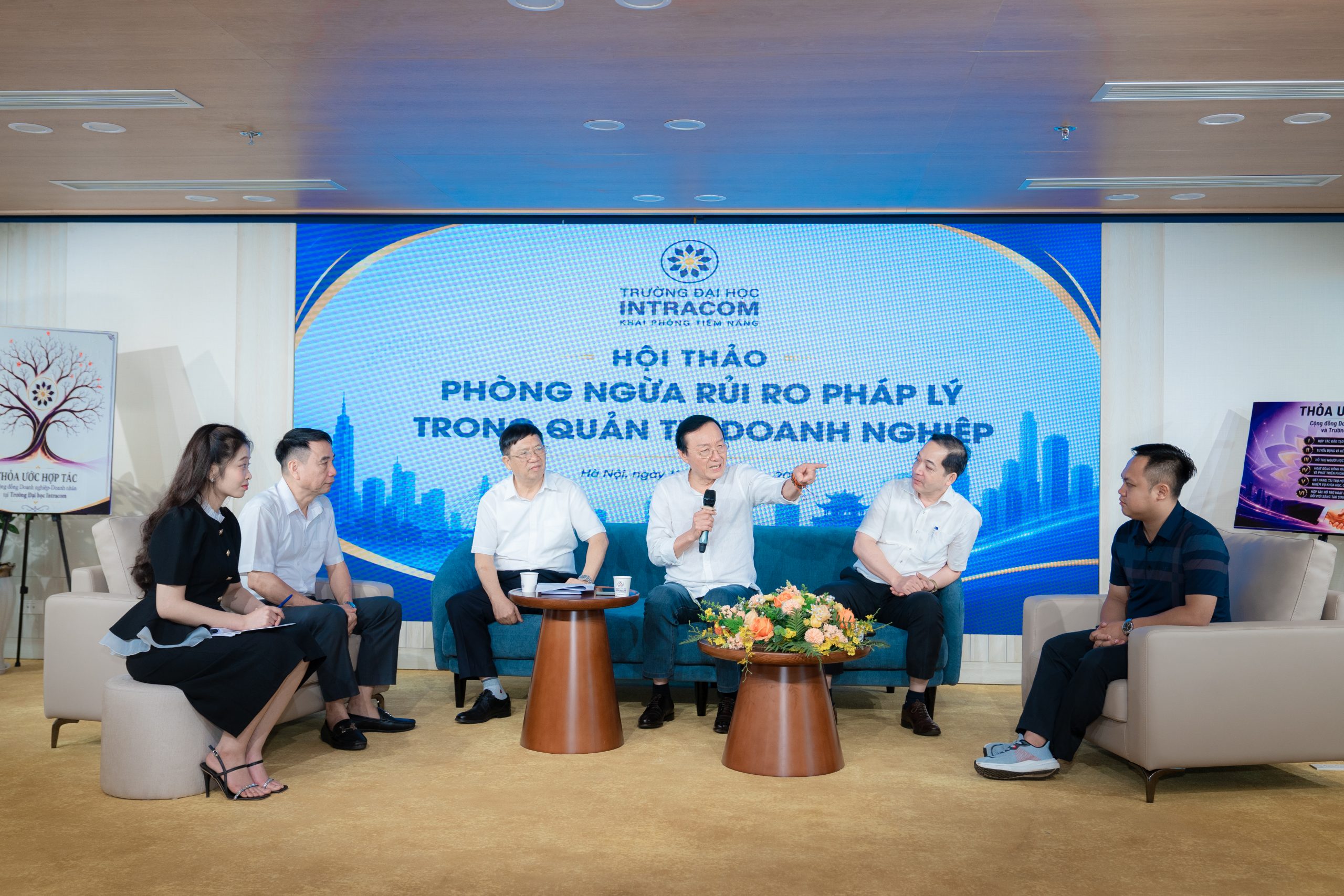 Trường Đại học Intracom tổ chức Hội thảo “Phòng ngừa rủi ro pháp lý trong quản trị doanh nghiệp”