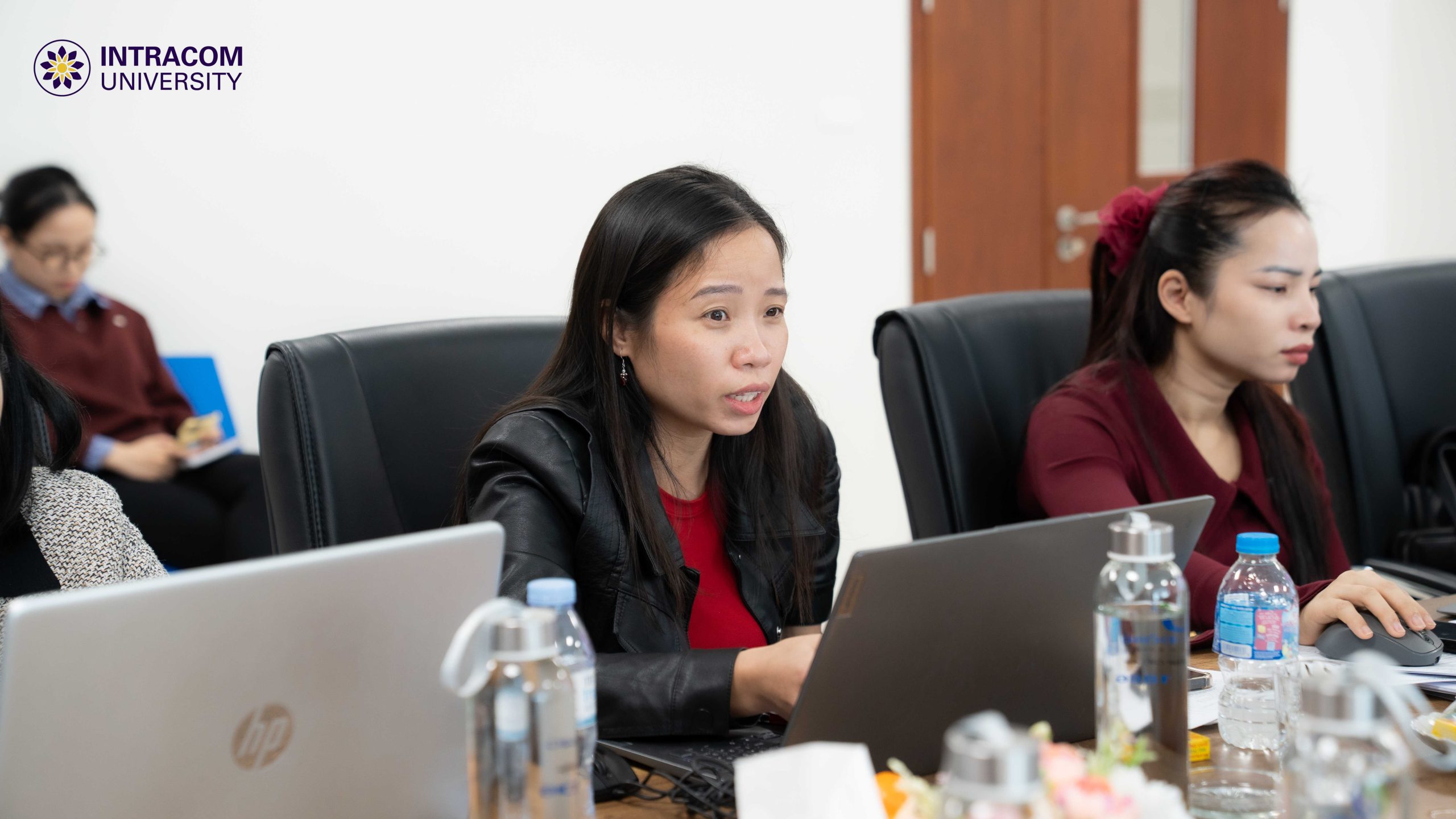 Khoa Luật tổ chức tọa đàm khoa học về mục tiêu, chuẩn đầu ra và khung chương trình đào tạo ngành Luật 12 DSC02724 11zon scaled