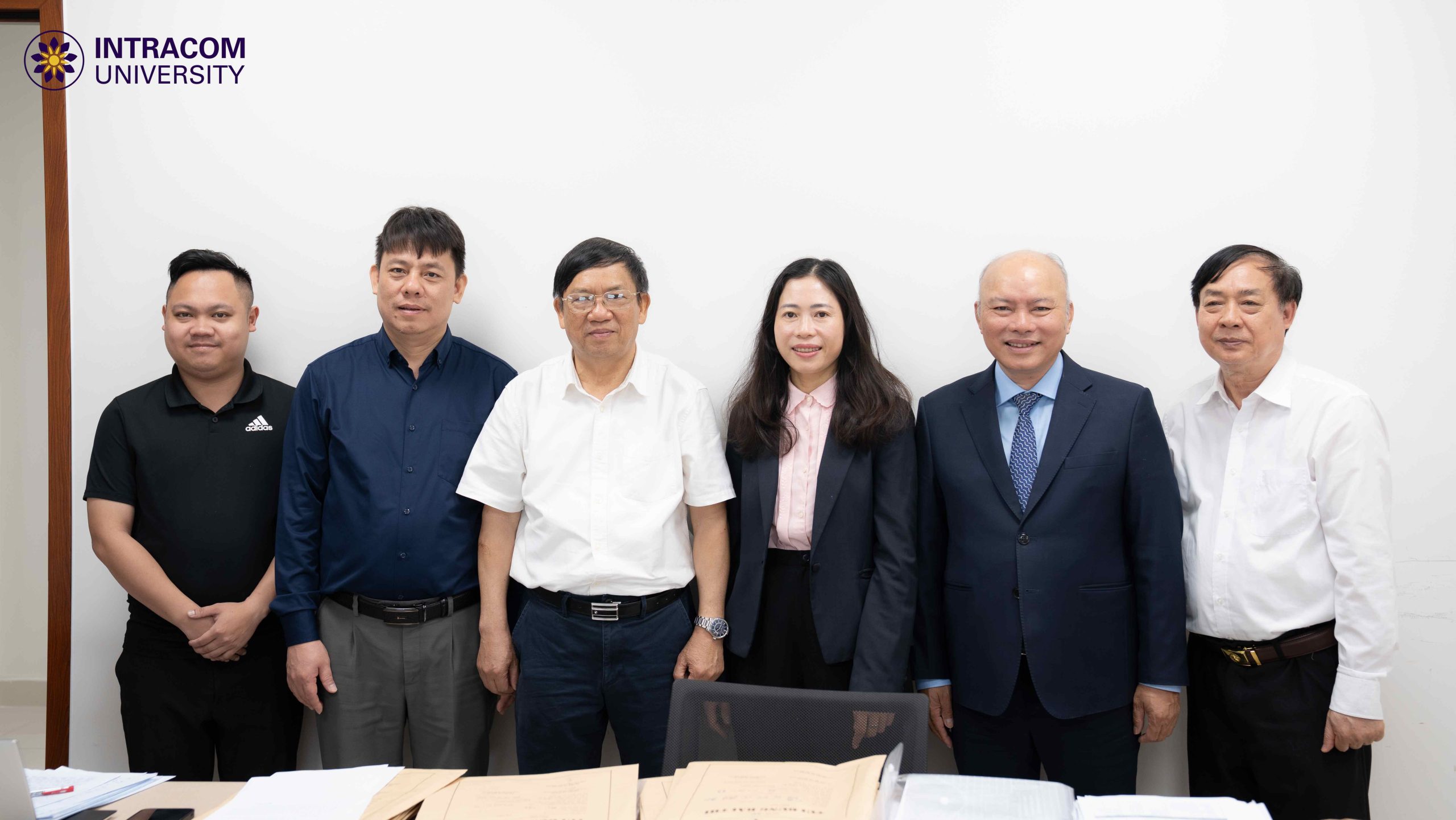 Trường Đại học Intracom chúc mừng Ngày Quốc tế Phụ nữ 8/3 - Lan tỏa sự quan tâm và tôn vinh phái đẹp 8 DSC02877 11zon scaled
