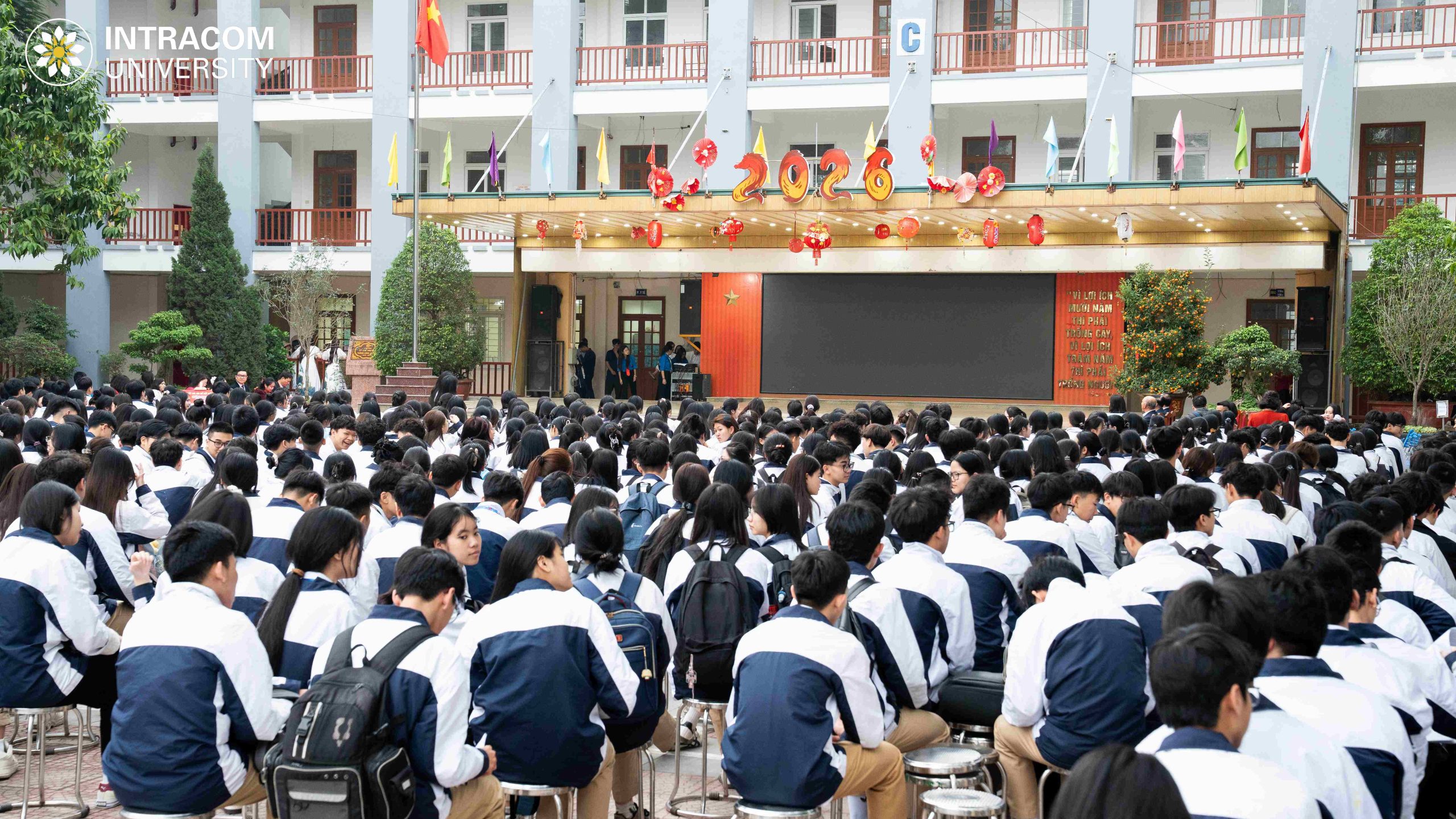 Trường Đại học Intracom đồng hành cùng học sinh THPT Bắc Thăng Long lựa chọn ngành nghề tương lai 2 DSC02926 11zon scaled