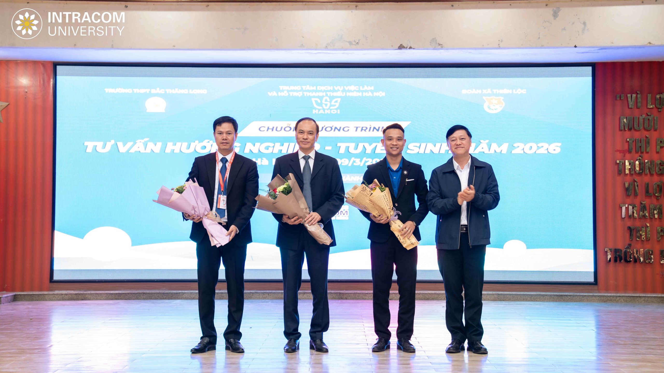 Trường Đại học Intracom đồng hành cùng học sinh THPT Bắc Thăng Long lựa chọn ngành nghề tương lai 4 DSC02956 11zon scaled