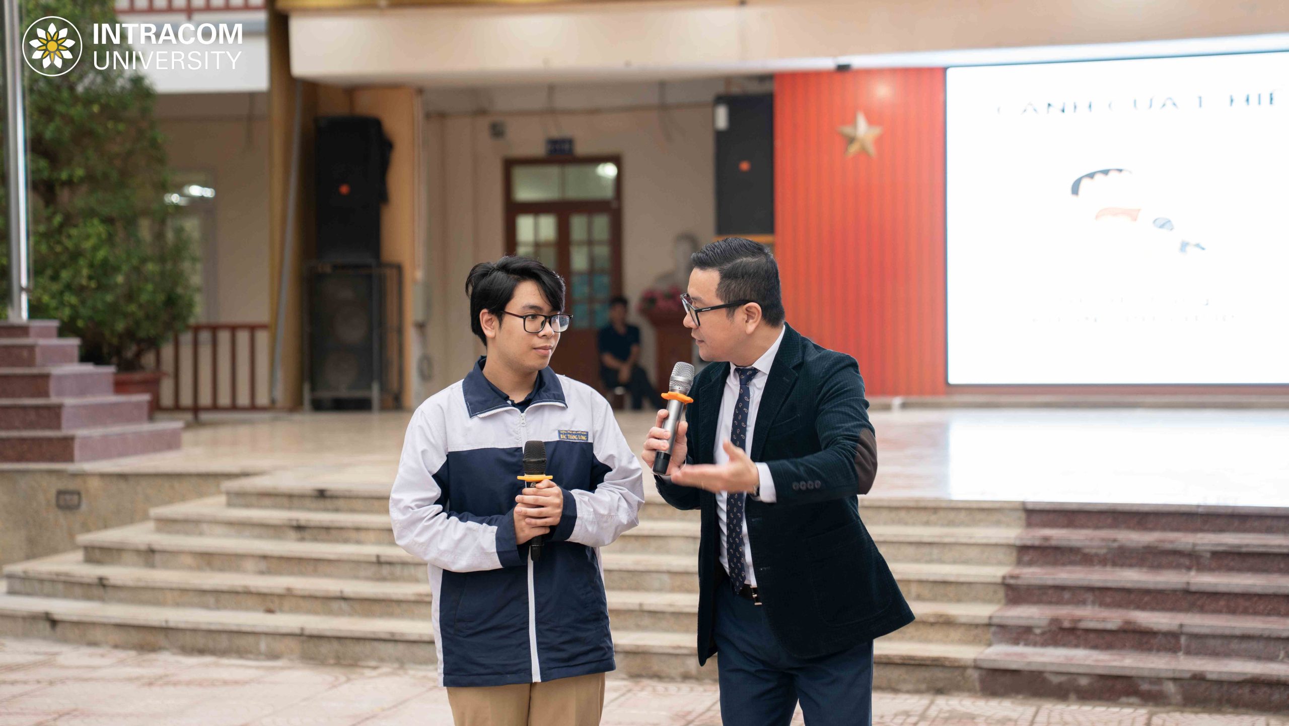 Trường Đại học Intracom đồng hành cùng học sinh THPT Bắc Thăng Long lựa chọn ngành nghề tương lai 7 DSC02998 11zon scaled
