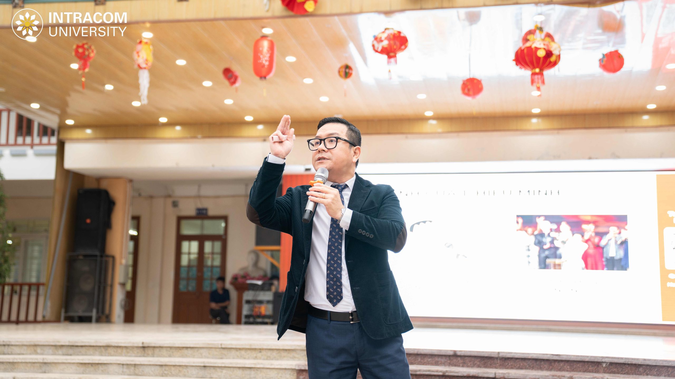 Trường Đại học Intracom đồng hành cùng học sinh THPT Bắc Thăng Long lựa chọn ngành nghề tương lai 8 DSC03003 11zon scaled