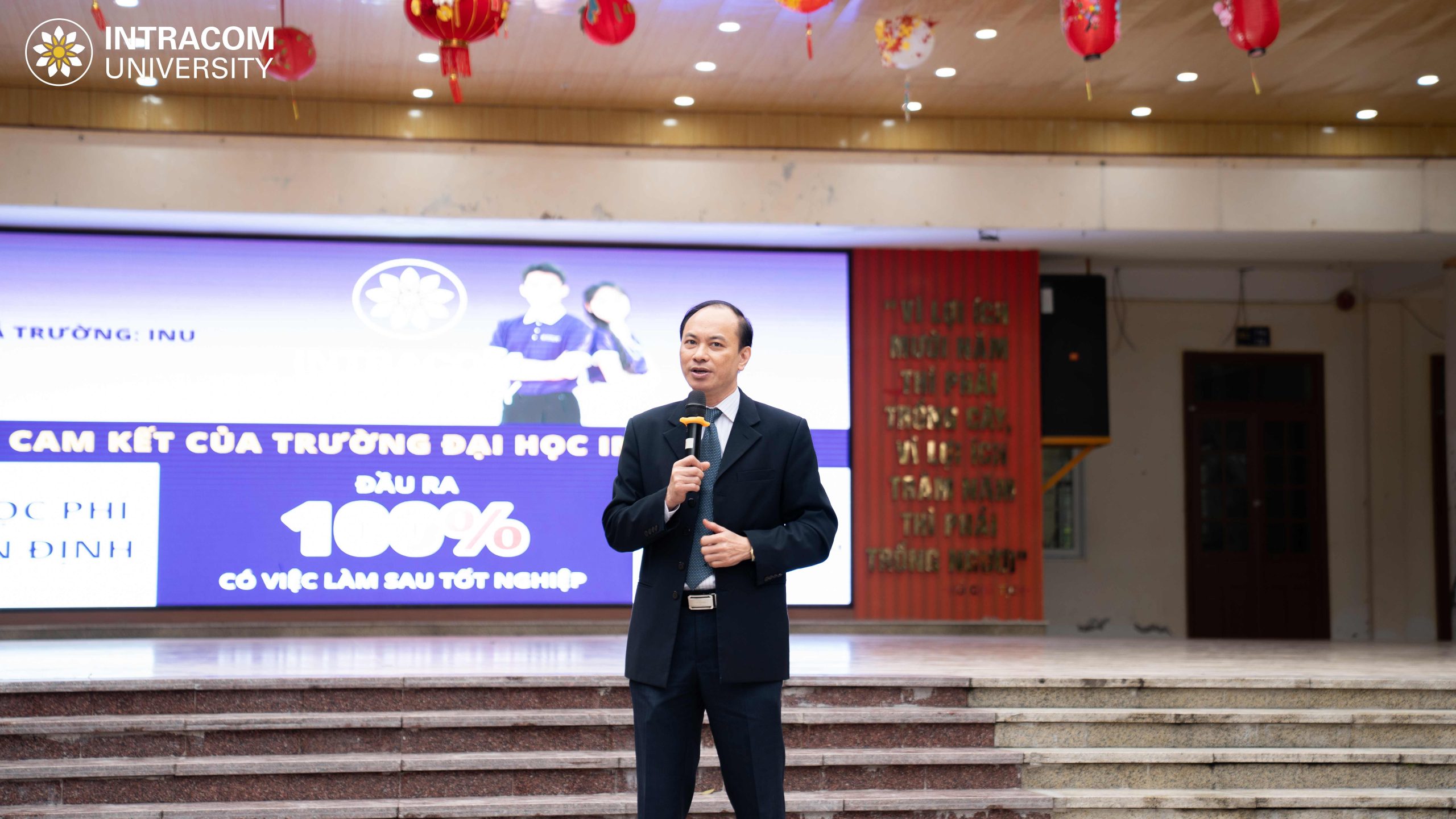 Trường Đại học Intracom đồng hành cùng học sinh THPT Bắc Thăng Long lựa chọn ngành nghề tương lai 9 DSC03030 11zon scaled