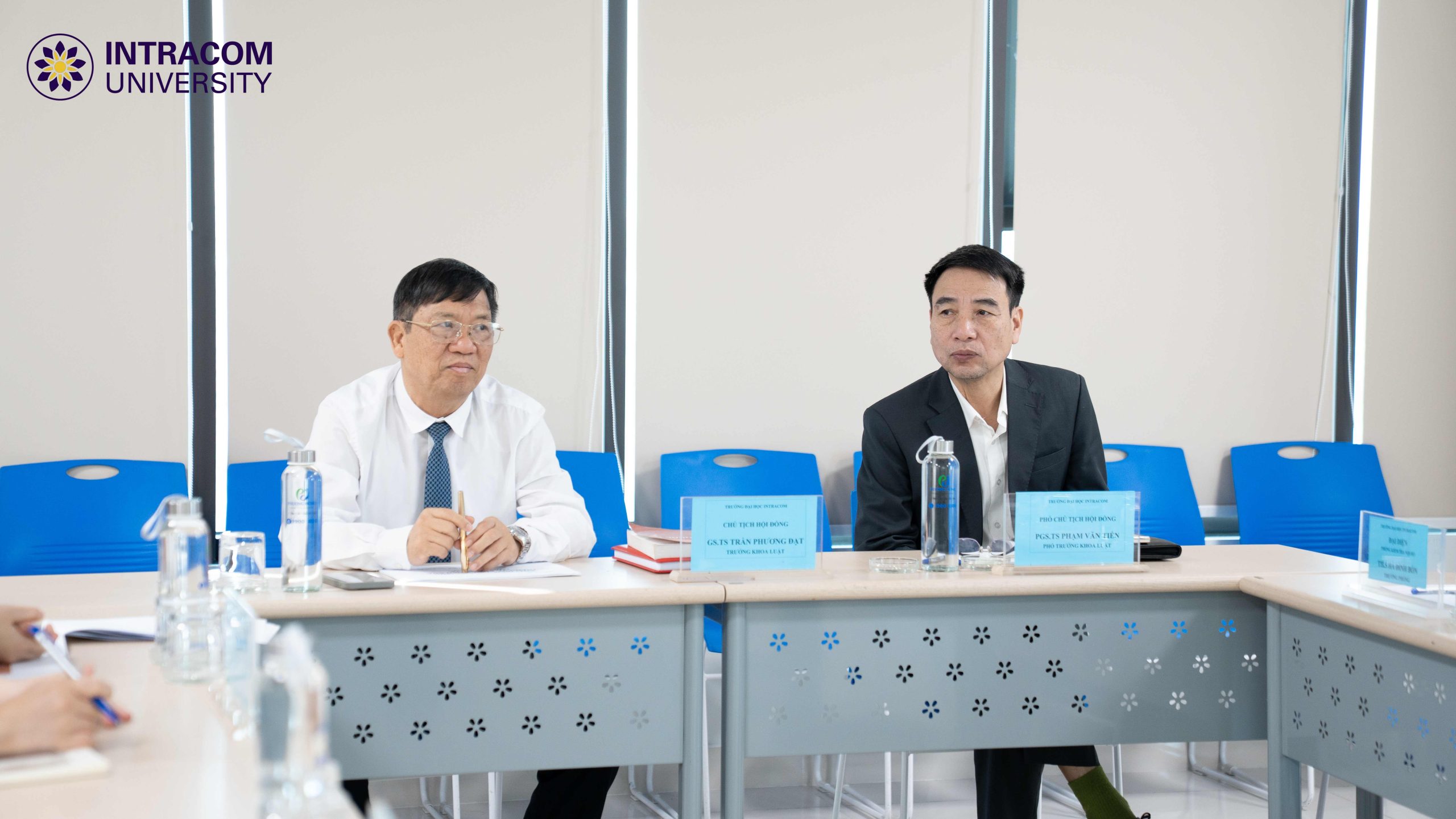 Khoa Luật tổ chức đánh giá duyệt giảng cấp Trường cho ứng viên ứng tuyển vị trí Giảng viên cơ hữu 3 DSC03119 11zon scaled