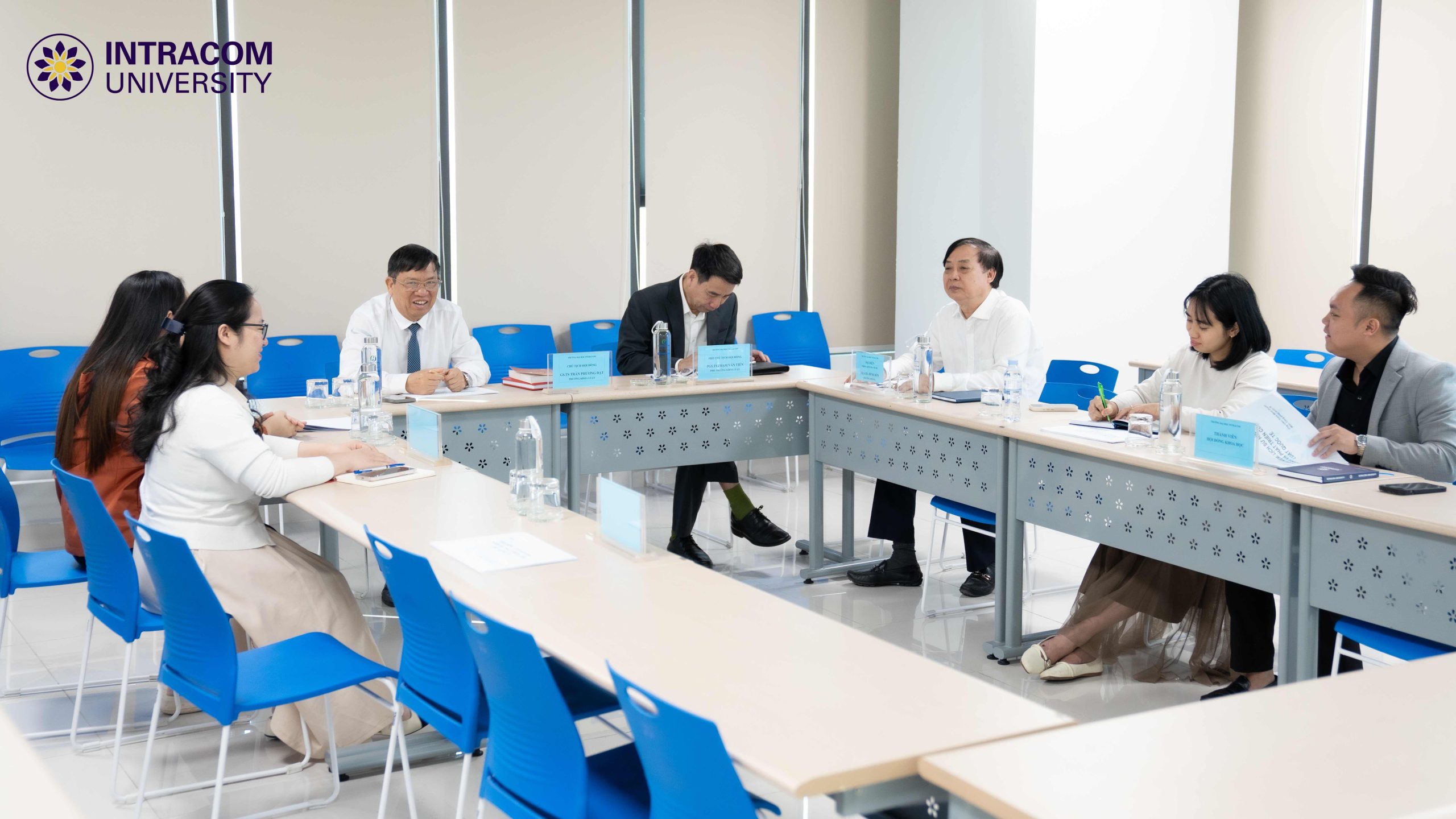 Khoa Luật tổ chức đánh giá duyệt giảng cấp Trường cho ứng viên ứng tuyển vị trí Giảng viên cơ hữu 2 DSC03124 11zon scaled