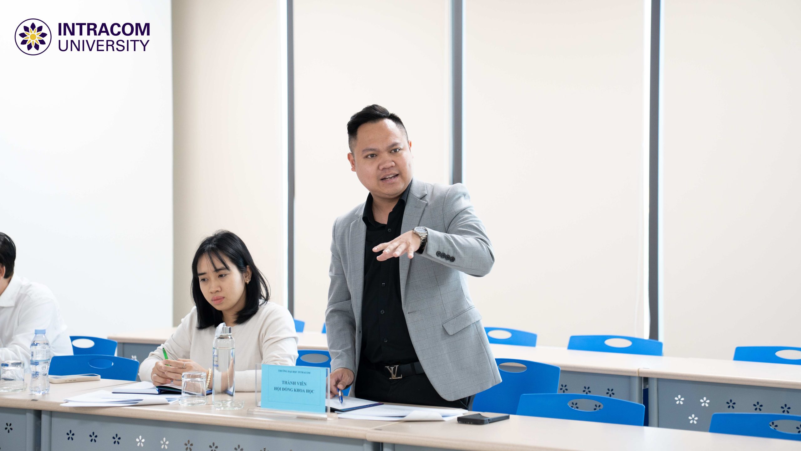 Khoa Luật tổ chức đánh giá duyệt giảng cấp Trường cho ứng viên ứng tuyển vị trí Giảng viên cơ hữu 10 DSC03146 11zon scaled