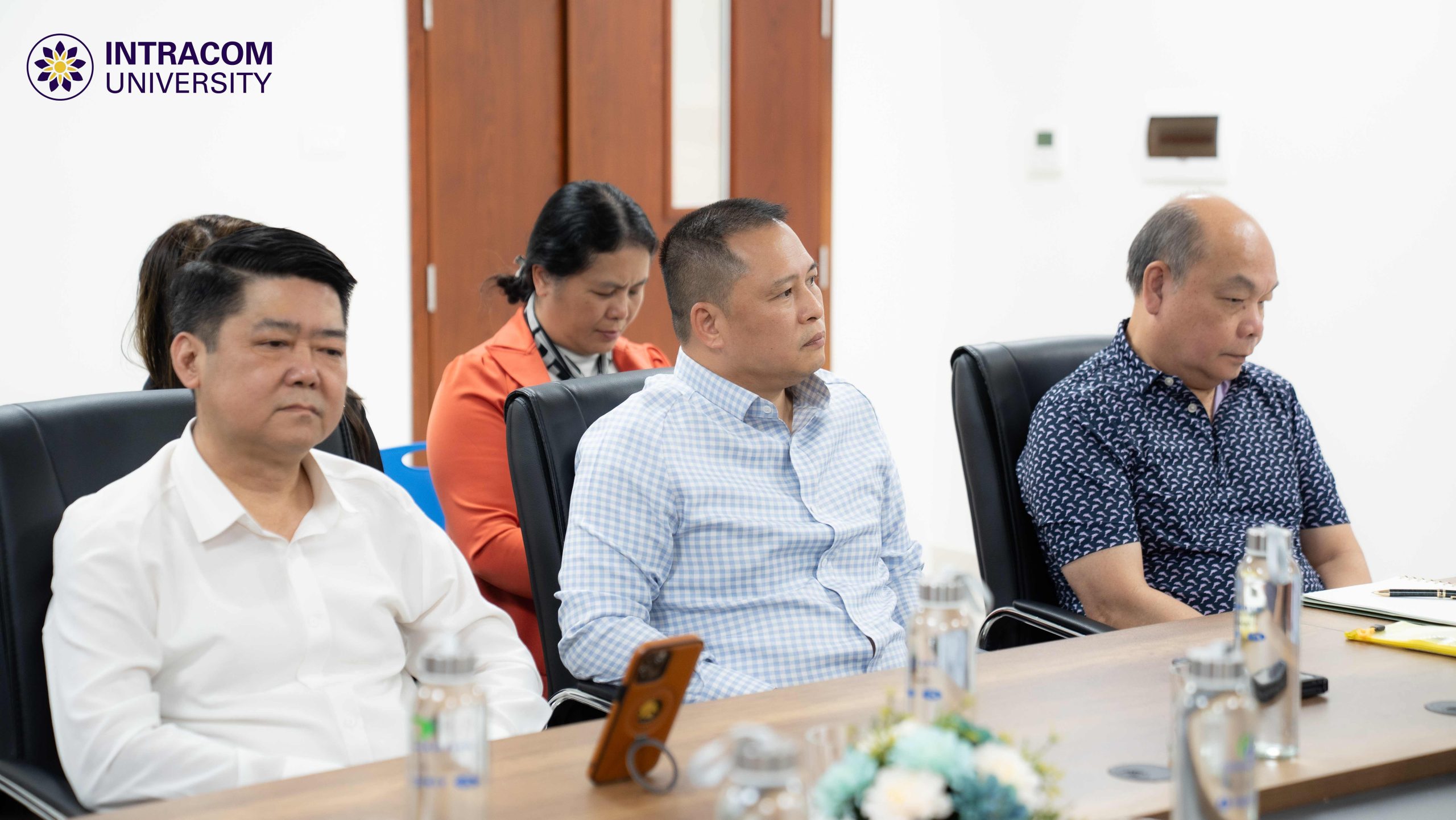 Lễ ký kết biên bản ghi nhớ hợp tác chiến lược giữa Viện nghiên cứu Công nghệ cao Đông Nam Á (AIAT) và Trường Đại học Intracom 4 DSC03217 11zon scaled