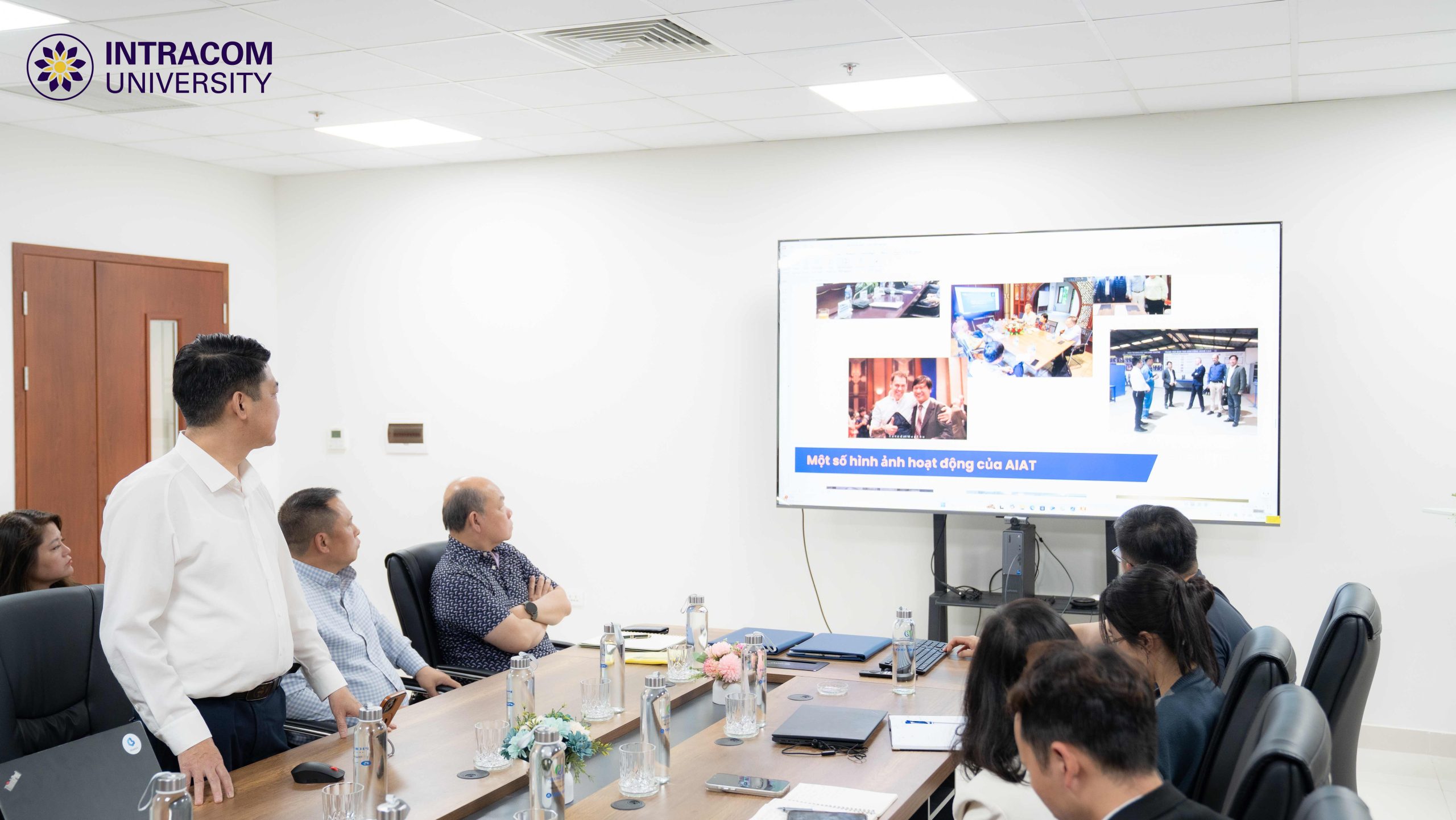 Lễ ký kết biên bản ghi nhớ hợp tác chiến lược giữa Viện nghiên cứu Công nghệ cao Đông Nam Á (AIAT) và Trường Đại học Intracom 10 DSC03260 11zon scaled