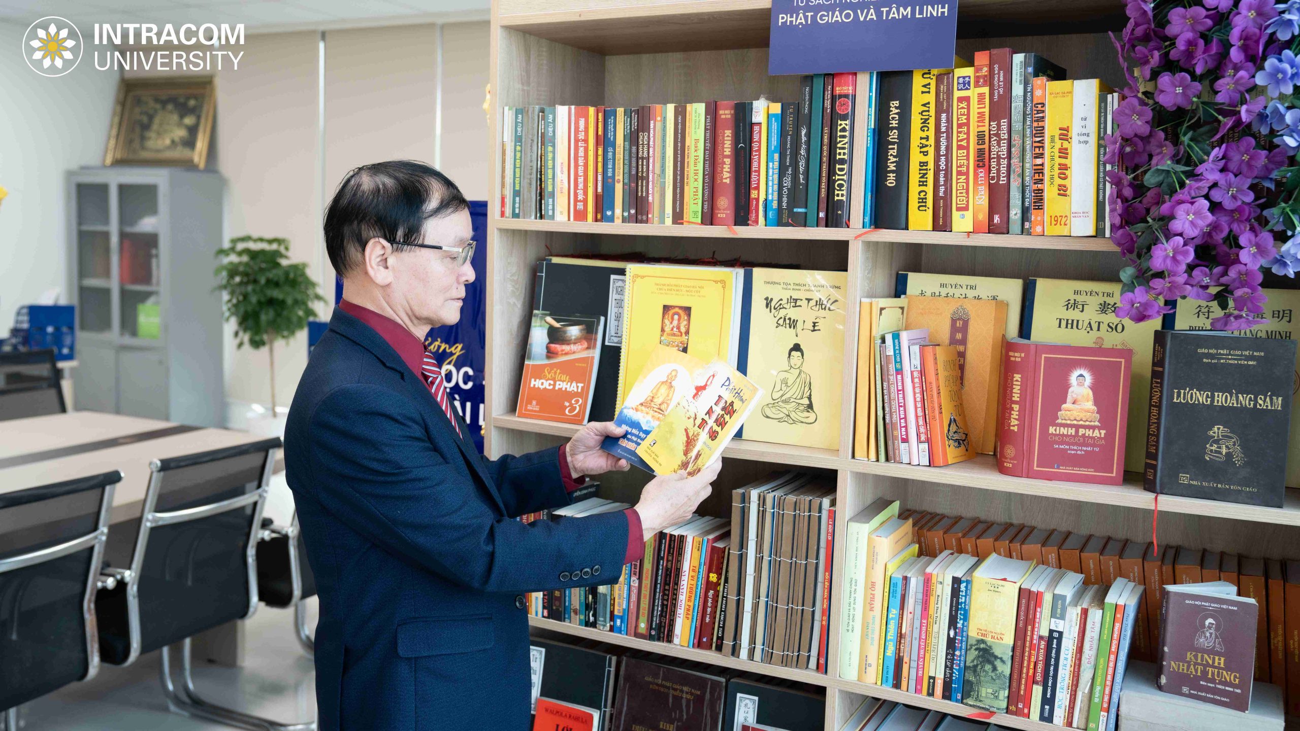 Opening of the Buddhist and Spiritual Science bookshelf at the Information Center - Library of Intracom 4 University DSC03367 11zon scaled