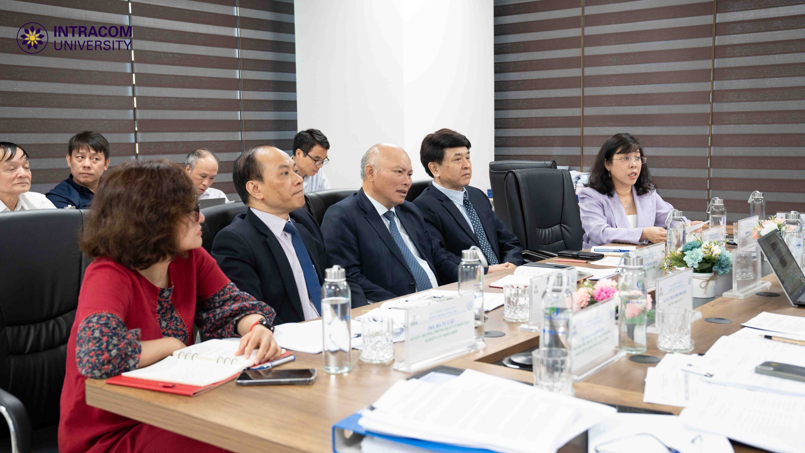 Trường Đại học Intracom tổ chức Khảo sát sơ bộ phục vụ đánh giá ngoài cơ sở giáo dục 4 DSC04071 11zon scaled