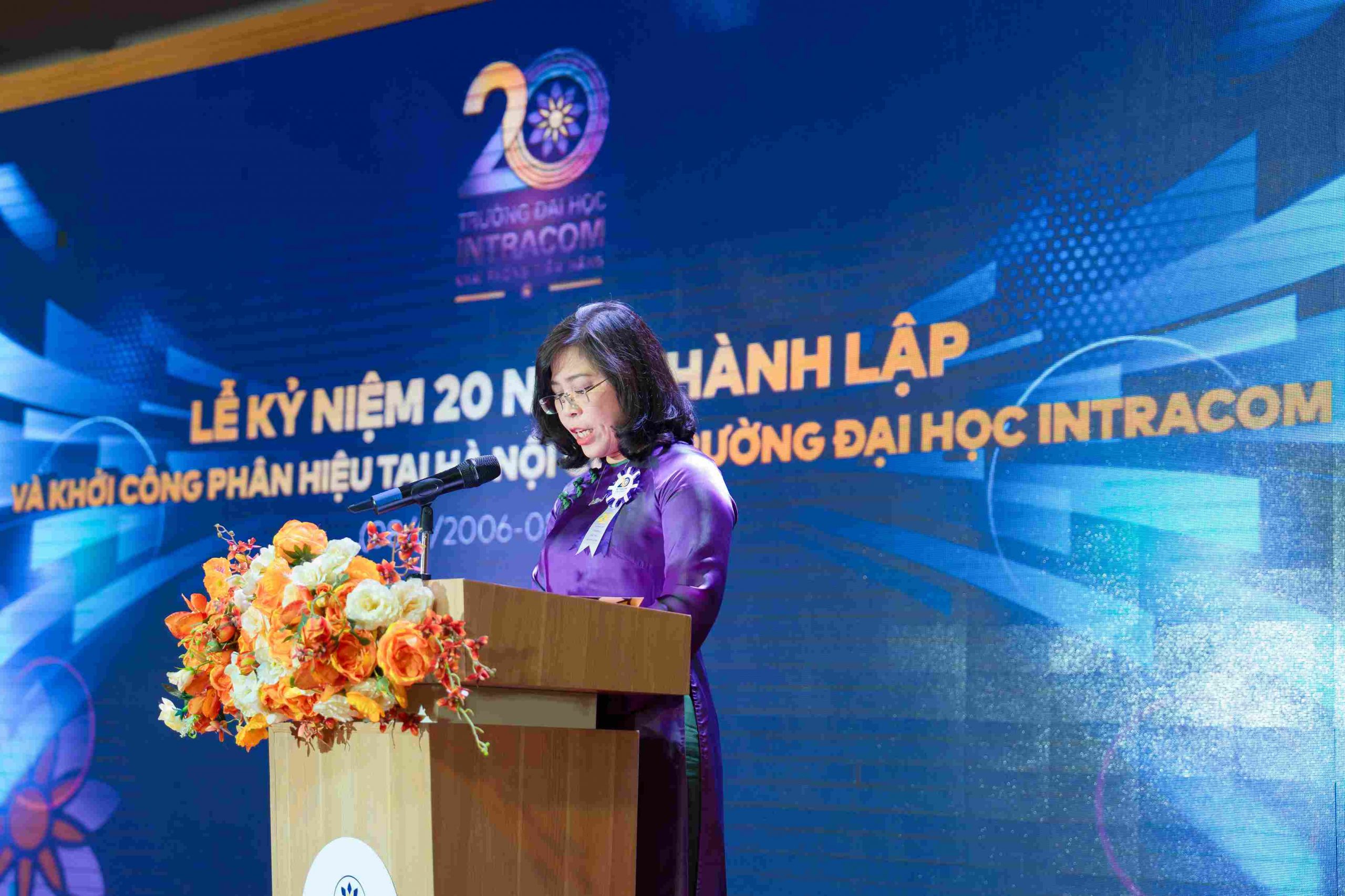Toàn cảnh Lễ Kỷ niệm 20 năm thành lập: Trường Đại học Intracom chính thức bước vào kỷ nguyên mới 4 DSC04193 11zon scaled