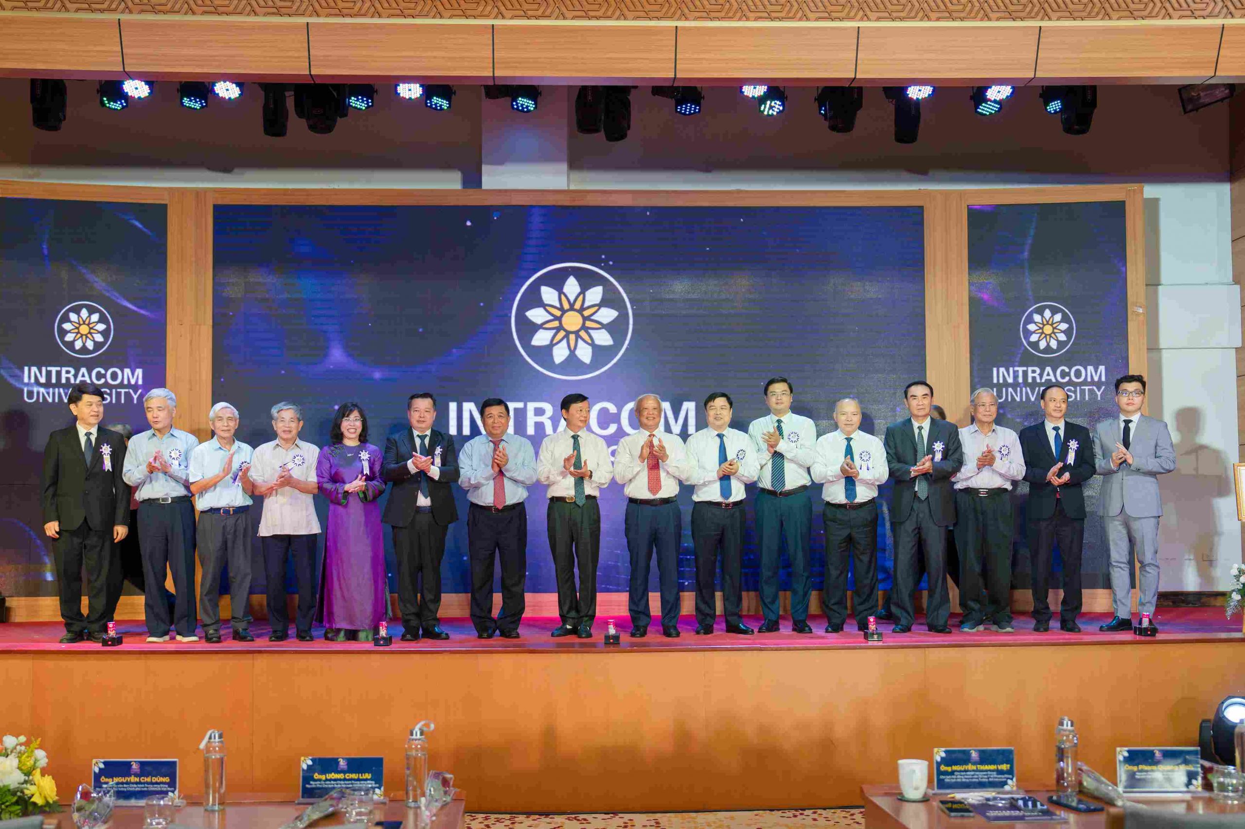 Toàn cảnh Lễ Kỷ niệm 20 năm thành lập: Trường Đại học Intracom chính thức bước vào kỷ nguyên mới 16 DSC04639 11zon scaled