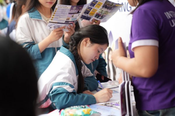 Hướng dẫn chuẩn bị hồ sơ xét tuyển học bạ Trường Đại học Intracom nhanh nhất