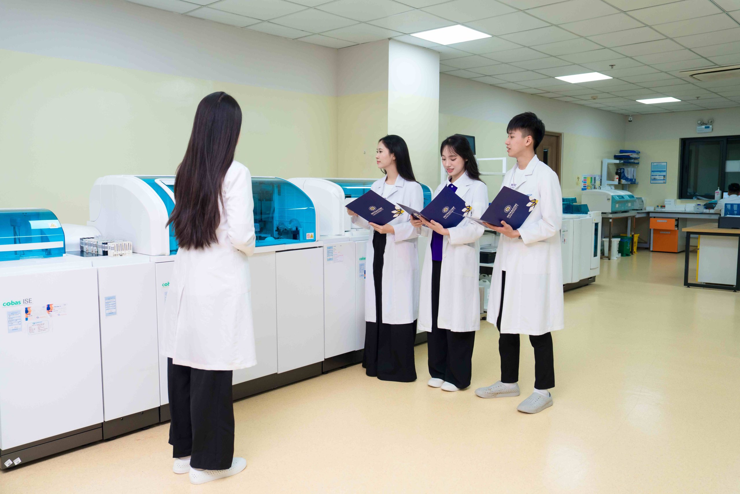 Grateful for 71 years of Vietnamese Doctor's Day (February 27, 1955 - February 27, 2026): Intracom University is proud of its mission of training high-quality Medicine and Pharmacy 2 DSC05477 11zon 2 scaled