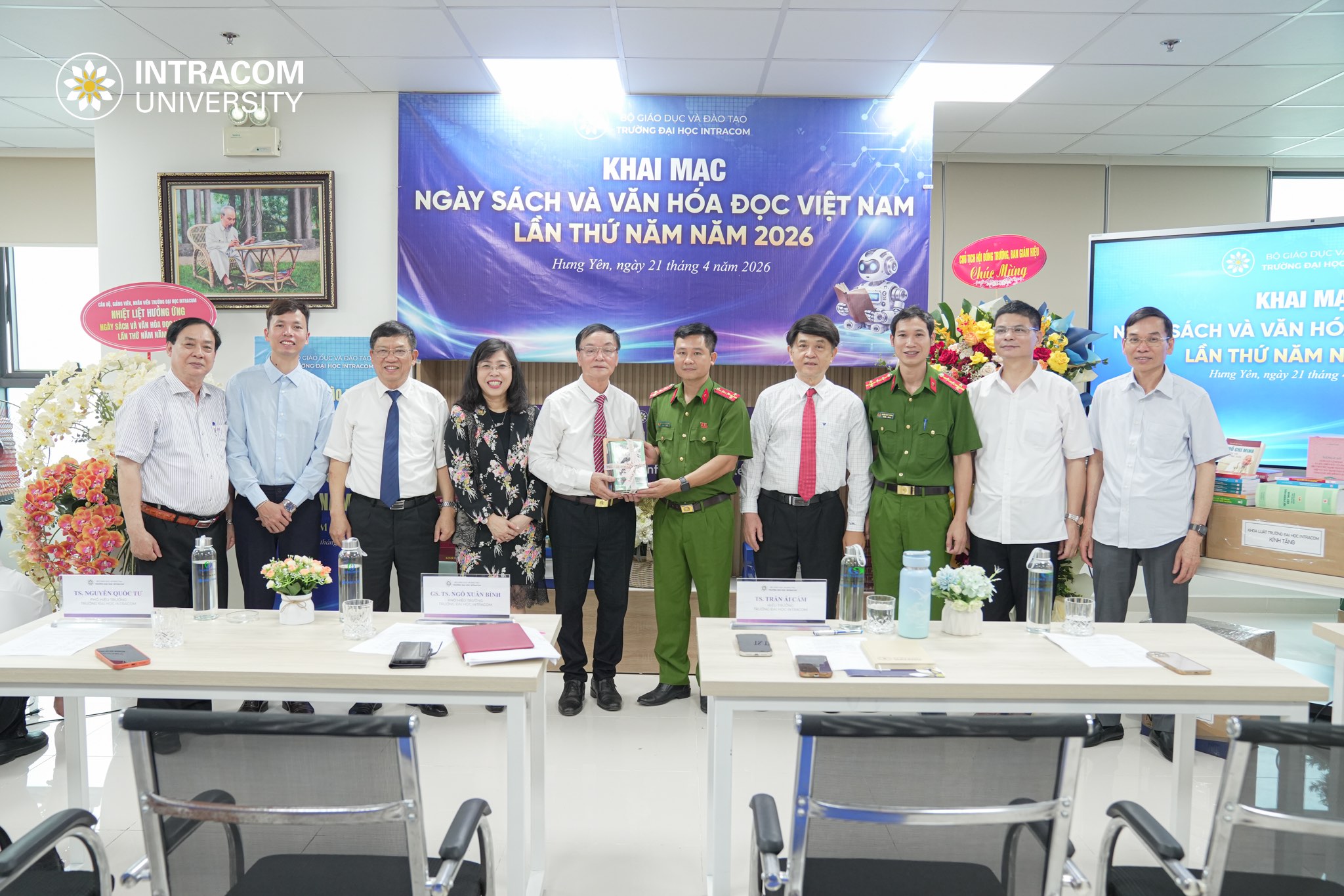 Unleashing knowledge - Creating the future on the occasion of Vietnam Book and Reading Culture Day at Intracom University 8 Vietnam Book and Reading Culture Day