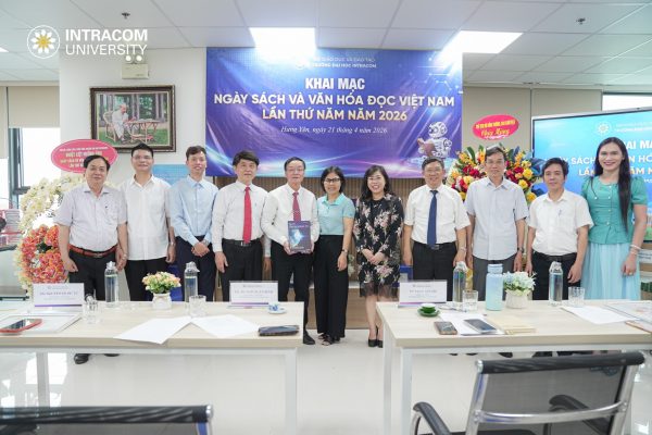 Intracom University Celebrates Vietnam Book and Reading Culture Day
