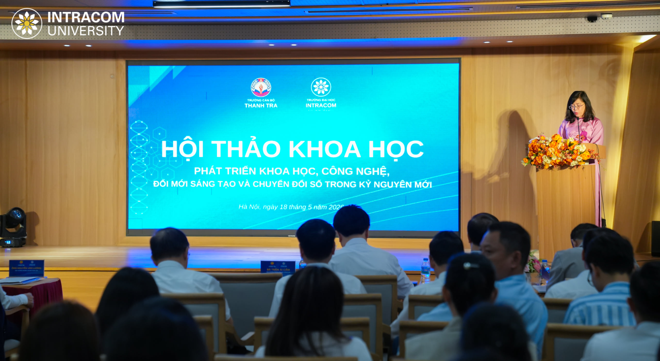 Hoi thao CN 14 of 14 2560x1400 1