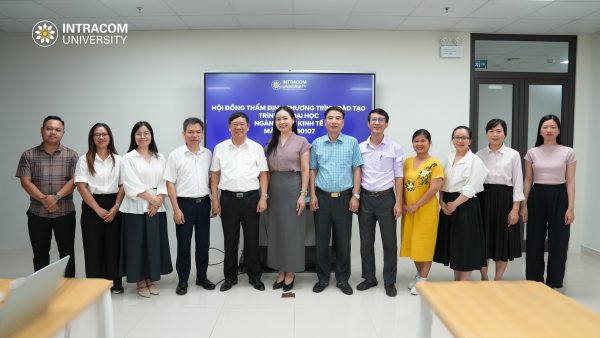 Bước tiến mới trong đào tạo pháp lý gắn với thực tiễn doanh nghiệp tại Trường Đại học Intracom