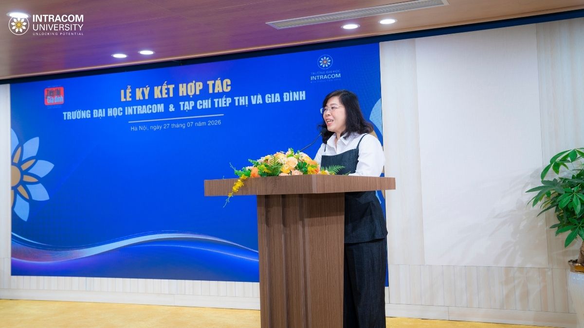 Intracom University Signs a Strategic Cooperation Agreement with Marketing and Family Magazine, Promoting Brand Communications and Developing Communications Human Resources 3 Tran Ai Cam - President of Intracom University gave a speech sharing the strategic vision, orientation linking training with journalism - communication practice and expectations for sustainable cooperation