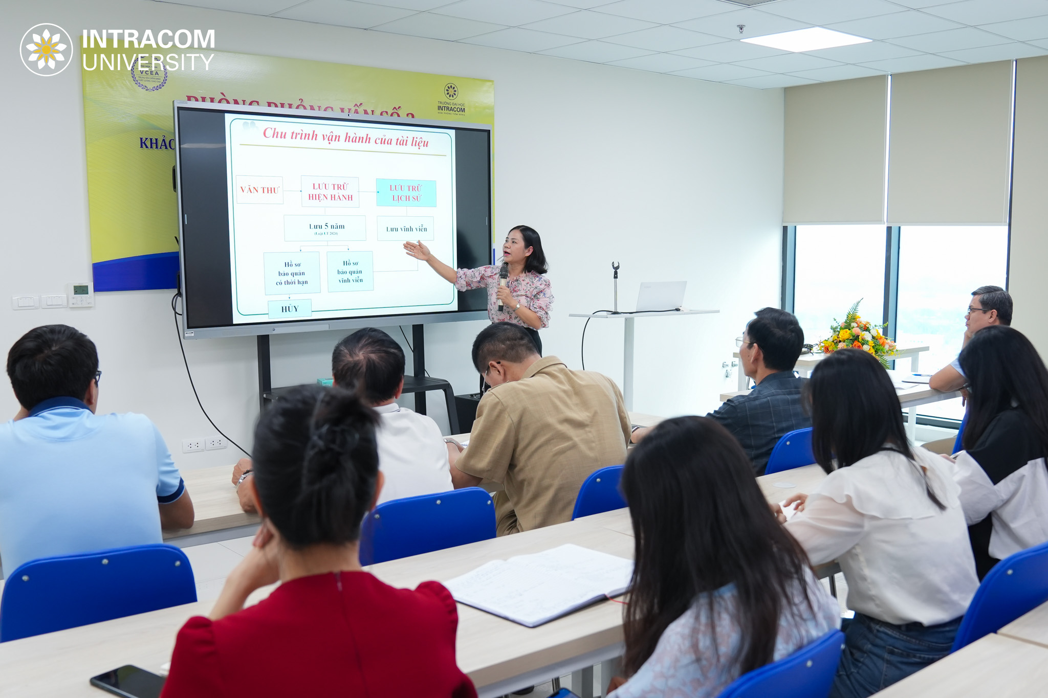 Intracom University tightens administrative standards with "Training class on document drafting and clerical and archival work" 7 Tap huan 1 of 9