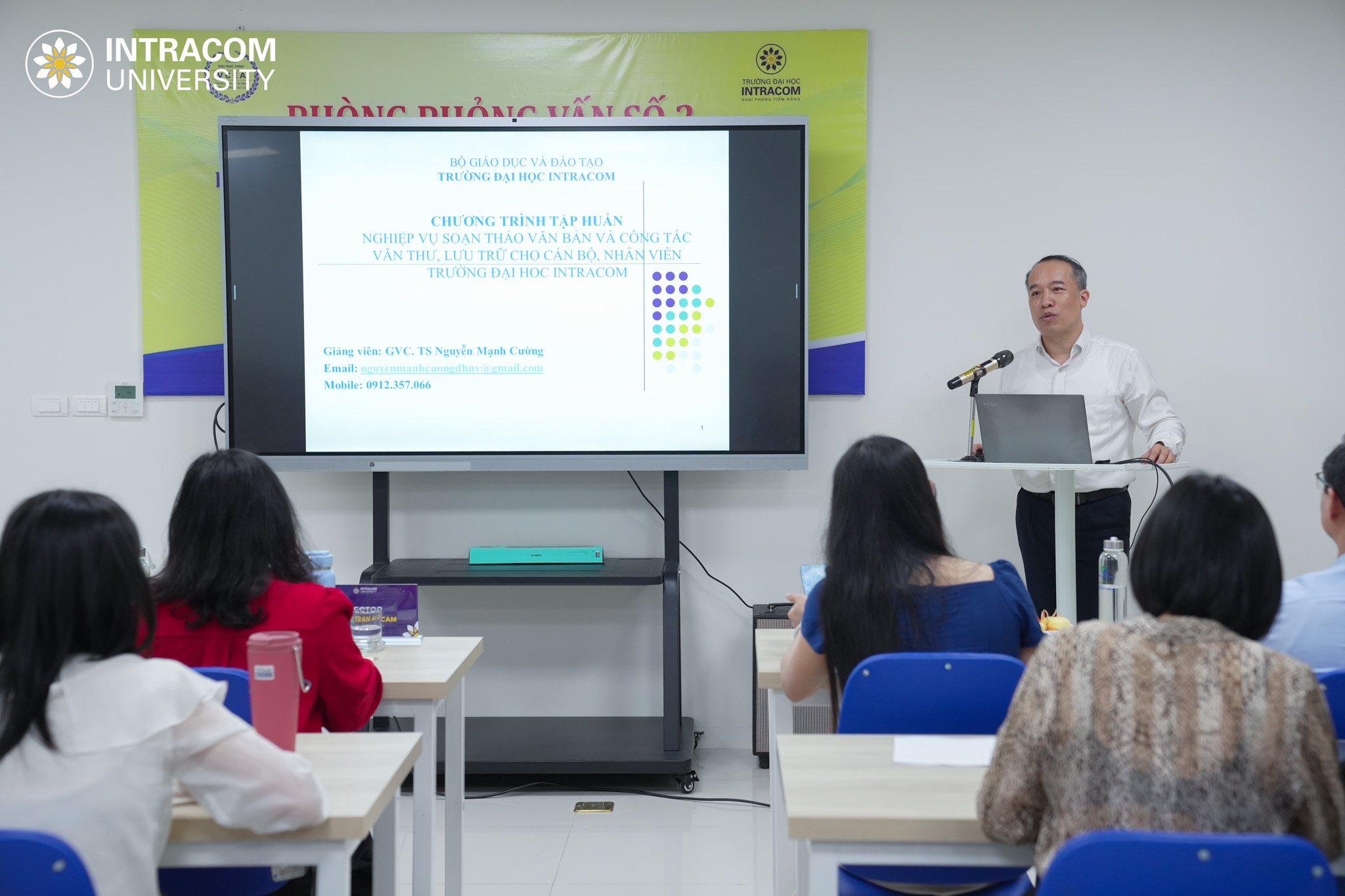 Intracom University tightens administrative standards with "Training class on document drafting and clerical and archival work" 4 Tap huan 4 of 9