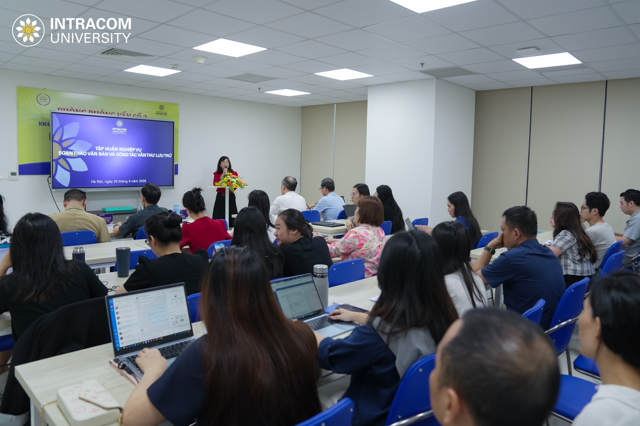 Intracom University tightens administrative standards with "Training class on document drafting and clerical and archival work" 2 Tap huan 8 of 9