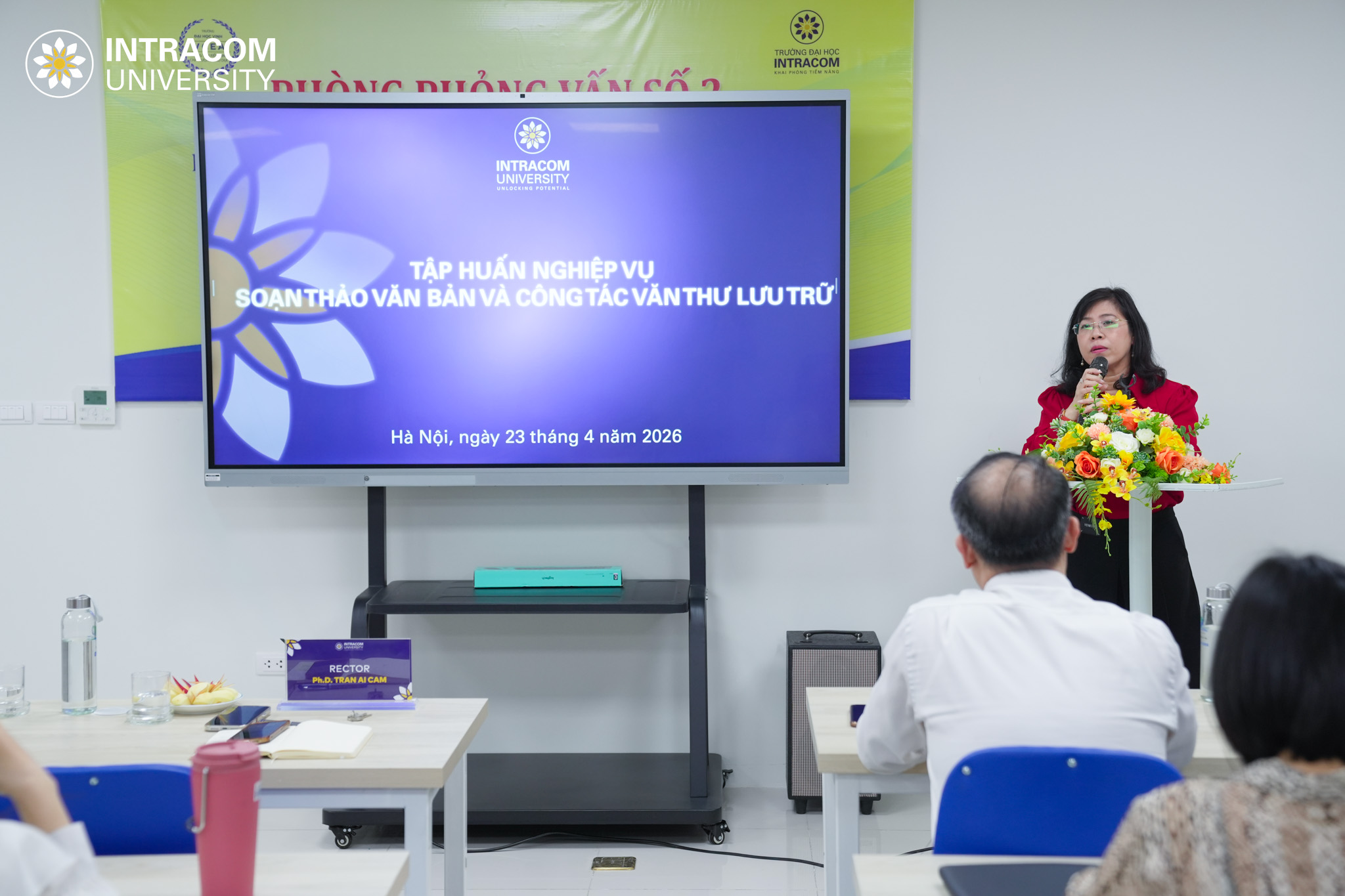 Intracom University tightens administrative standards with "Training class on document drafting and clerical and archival work" 3 Tap huan1 1 of 1