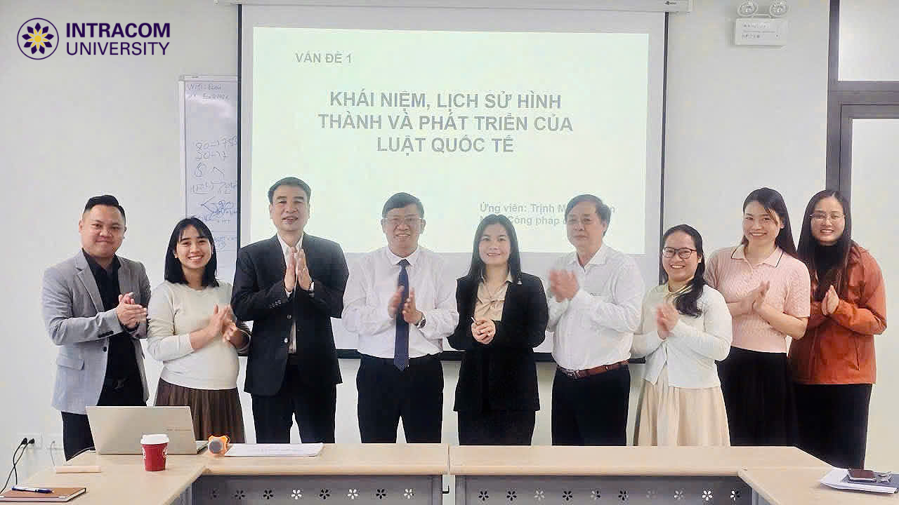 Khoa Luật tổ chức đánh giá duyệt giảng cấp Trường cho ứng viên ứng tuyển vị trí Giảng viên cơ hữu 13 Thiet ke chua co ten 3