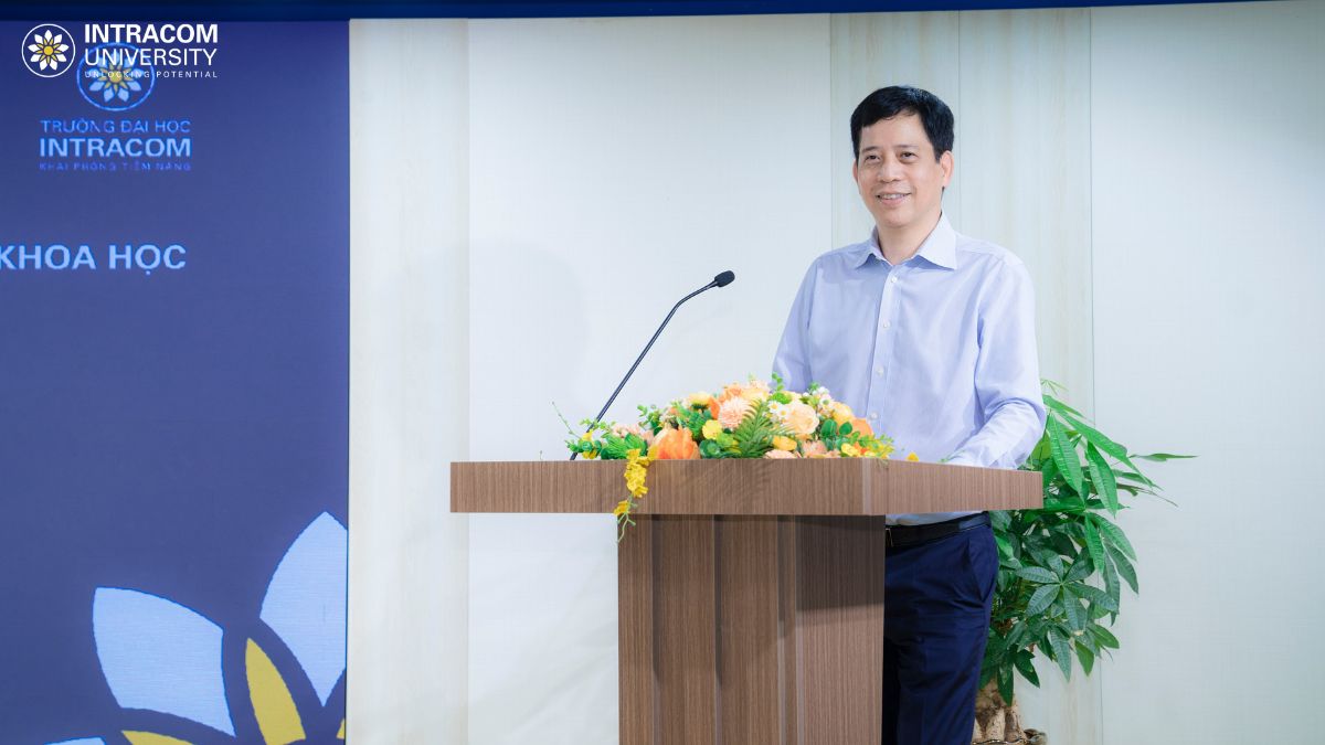 Representative of the partner side, Mr. Nguyen Minh Tri - General Director of NTT DATA Group shared about the orientation of accompanying and developing high-quality human resources with Intracom University.