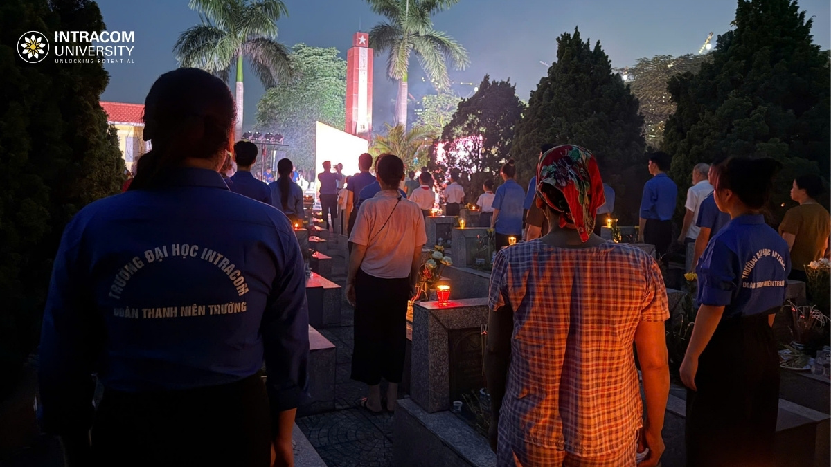 Intracom University Offers Incense to Gratitude to Martyrs and Heroes on July 27 2 Intracom University Offers Incense to Gratitude to Martyrs on July 27