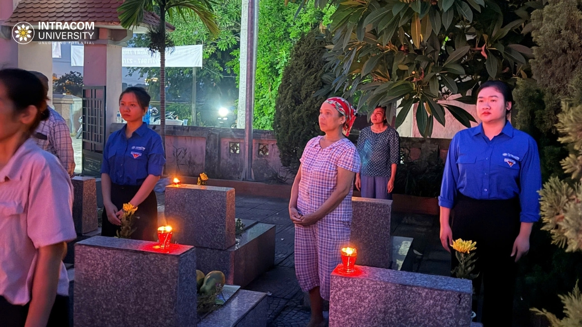 Intracom University Offers Incense to Gratitude to Martyrs and Heroes on July 27 3 Intracom University Offers Incense to Gratitude to Martyrs on July 27