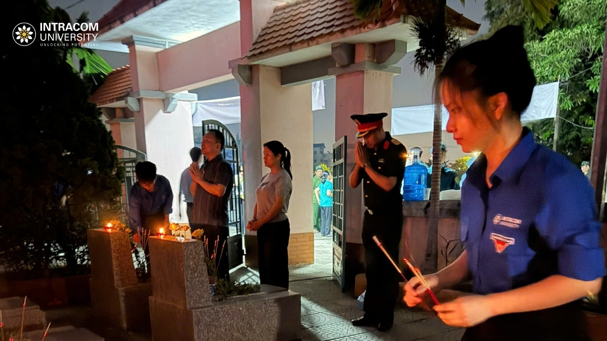 Intracom University Offers Incense to Gratitude to Martyrs and Heroes on July 27 4 Intracom University Offers Incense to Gratitude to Martyrs on July 27