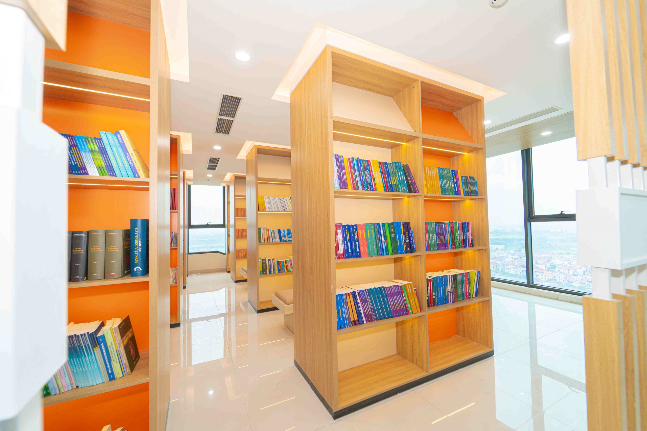 Đầu tư cho thư viện, đầu tư cho tri thức: Hướng đi nâng cao chất lượng đào tạo của Trường Đại học Intracom